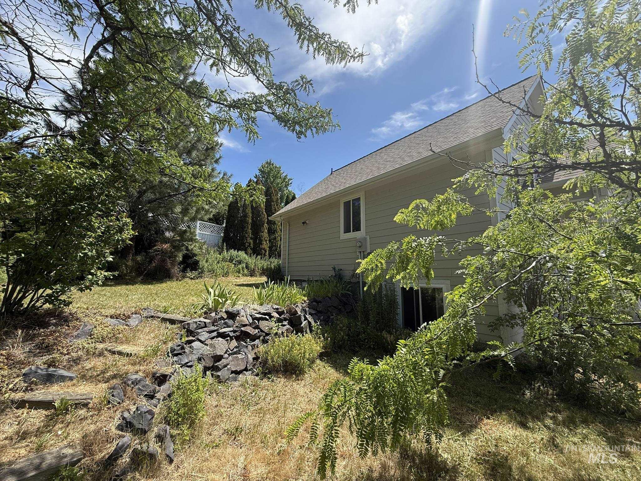 890 Stefany Lane, Moscow, Idaho 83843, 3 Bedrooms, 3 Bathrooms, Residential For Sale, Price $459,000, 98993189