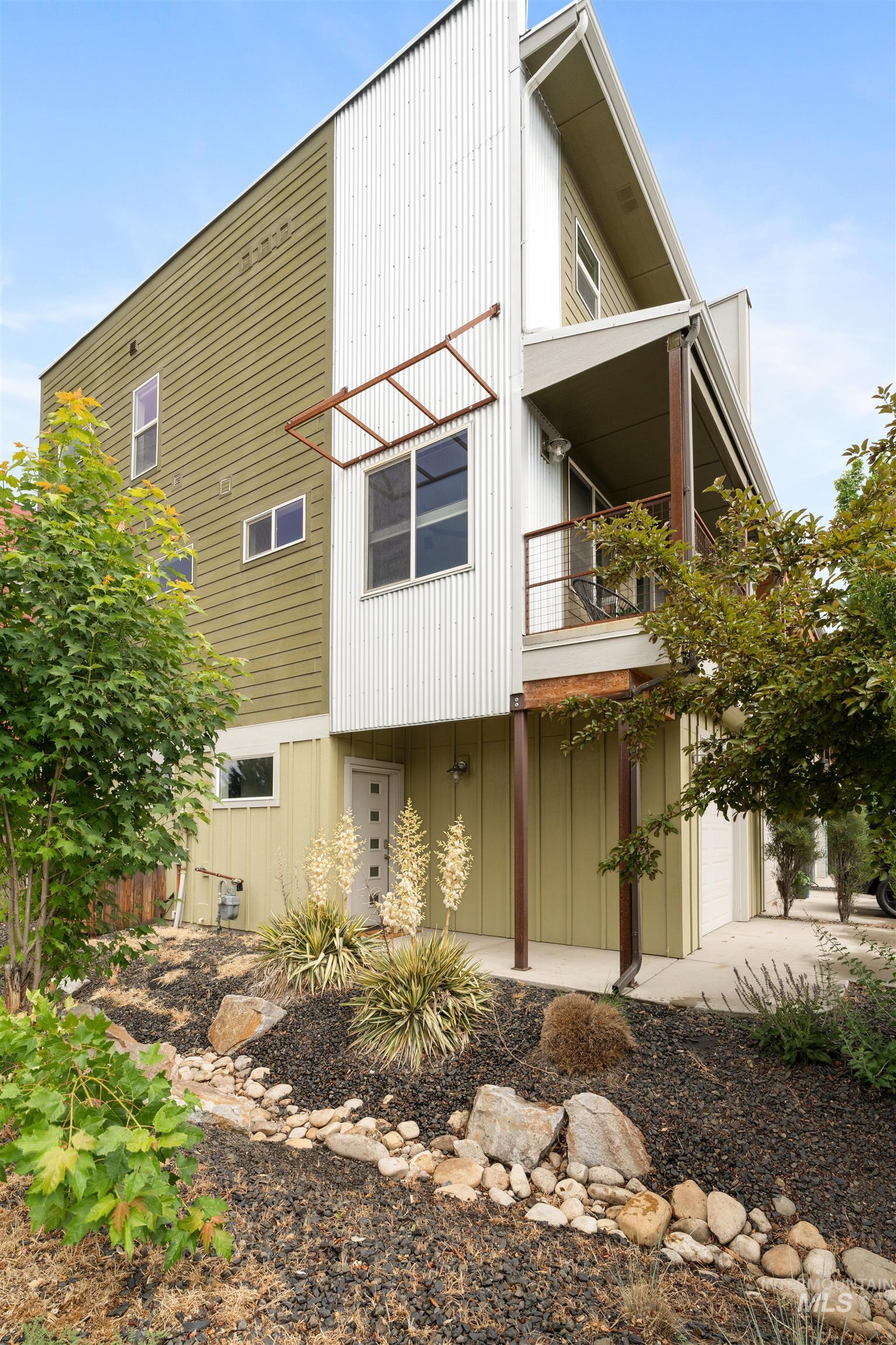 4076 N Adams, Garden City, Idaho 83714, 3 Bedrooms, 2.5 Bathrooms, Residential For Sale, Price $513,800, 98993191