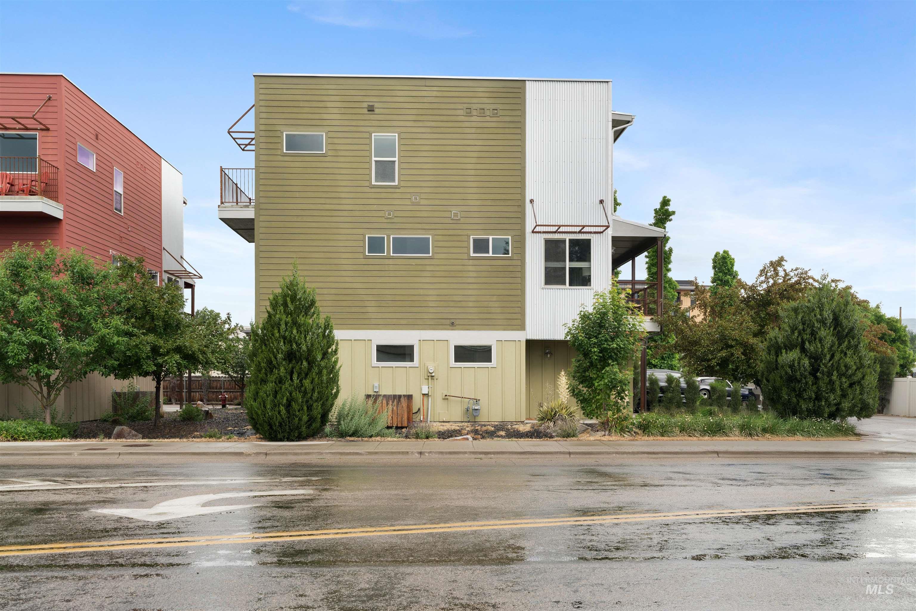 4076 N Adams, Garden City, Idaho 83714, 3 Bedrooms, 2.5 Bathrooms, Residential For Sale, Price $513,800, 98993191