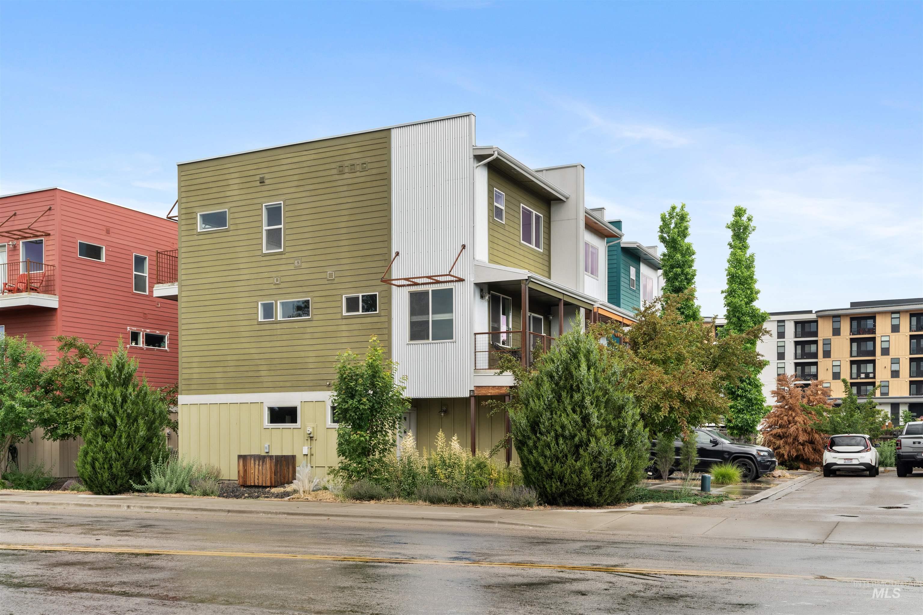 4076 N Adams, Garden City, Idaho 83714, 3 Bedrooms, 2.5 Bathrooms, Residential For Sale, Price $513,800, 98993191