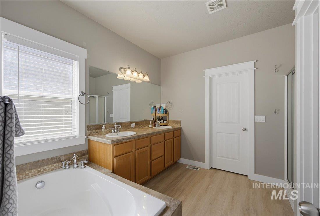 11770 W Alfred Ct, Boise, Idaho 83713, 4 Bedrooms, 2.5 Bathrooms, Residential For Sale, Price $575,000, 98993192