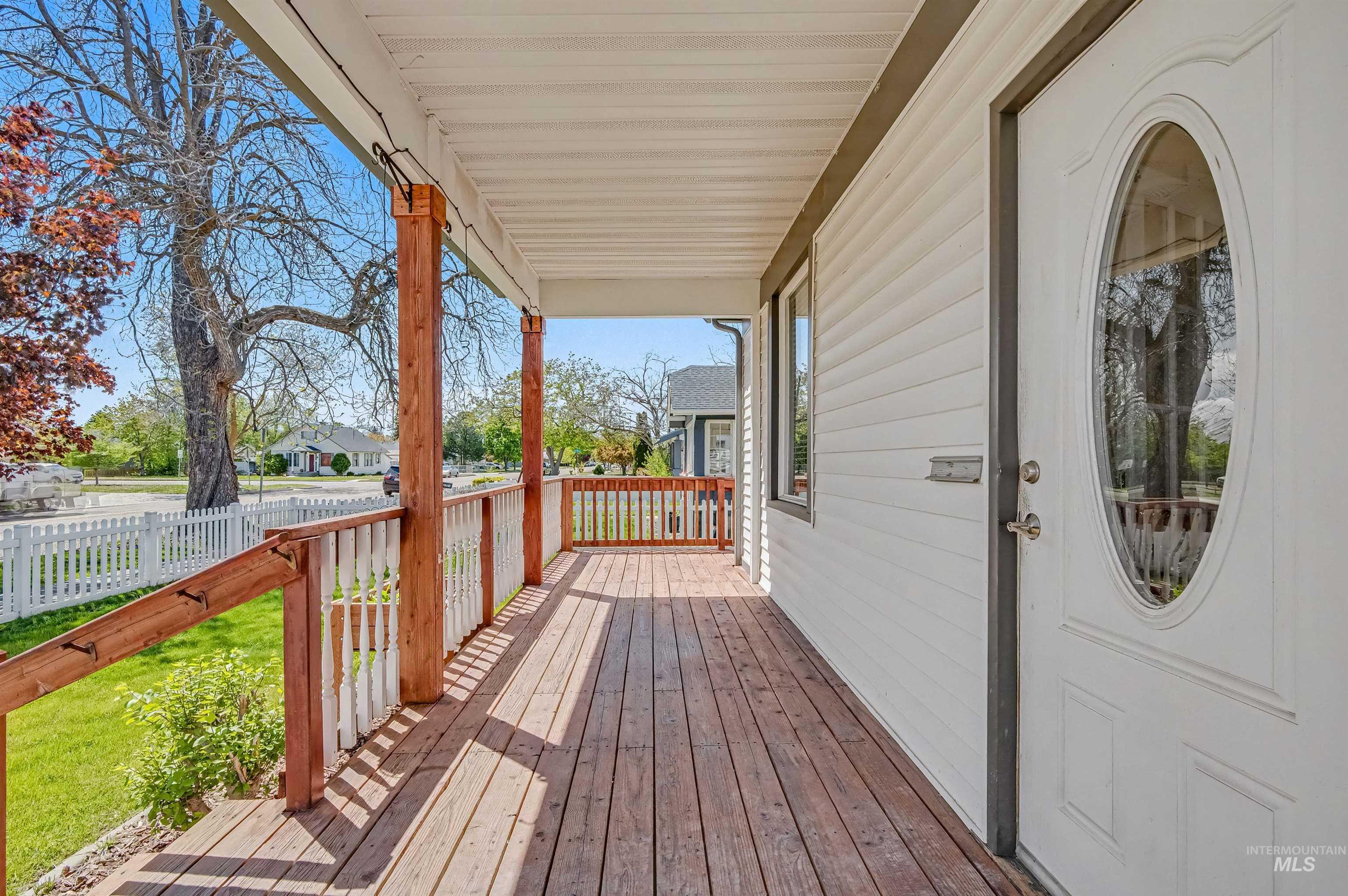 315 7th Ave S, Nampa, Idaho 83651, 5 Bedrooms, 1.5 Bathrooms, Residential For Sale, Price $499,000, 98993194