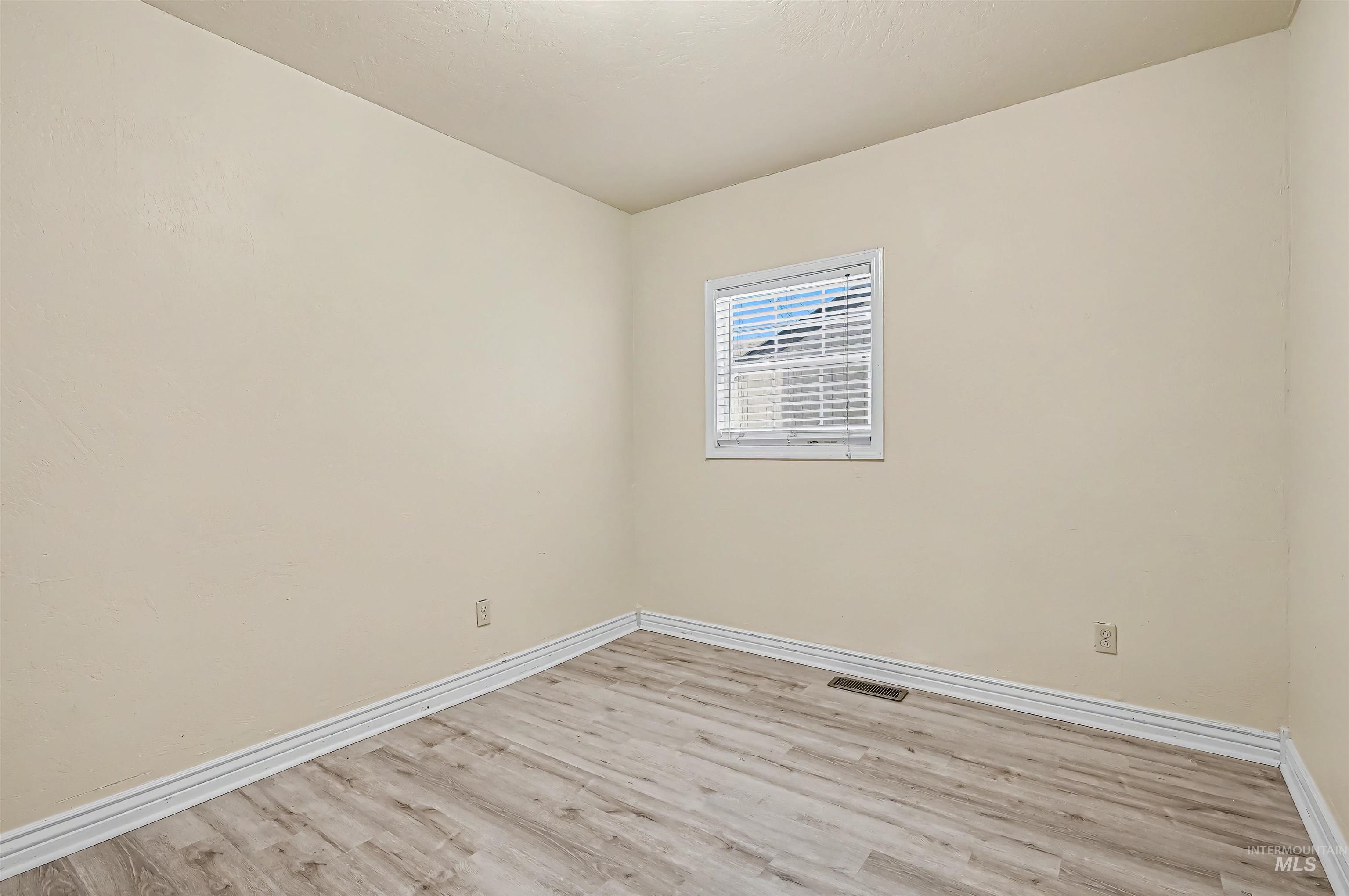 315 S 7th Ave, Nampa, Idaho 83651, 7 Rooms, Business/Commercial For Sale, Price $499,000, 98993197