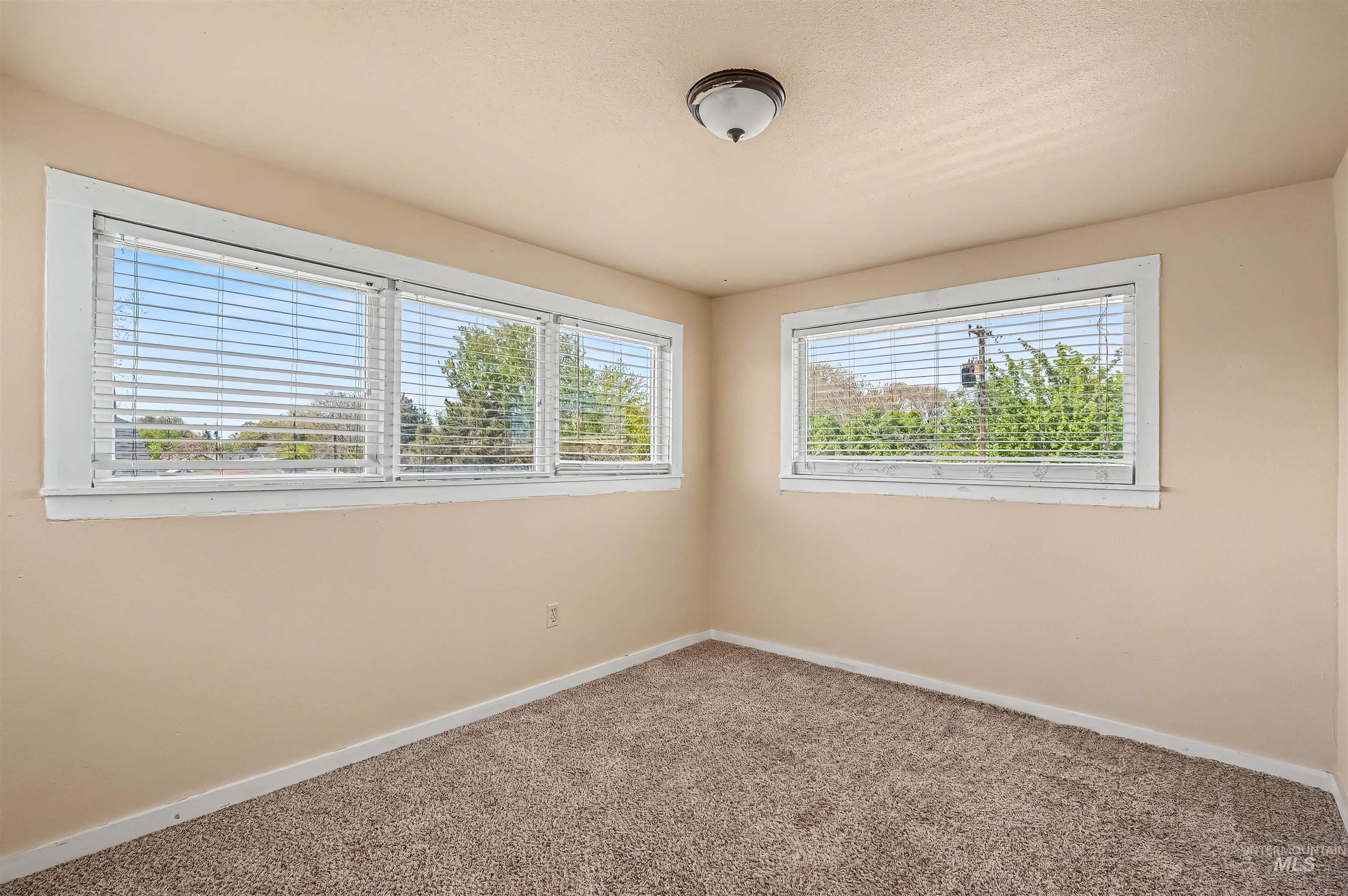 315 S 7th Ave, Nampa, Idaho 83651, 7 Rooms, Business/Commercial For Sale, Price $499,000, 98993197