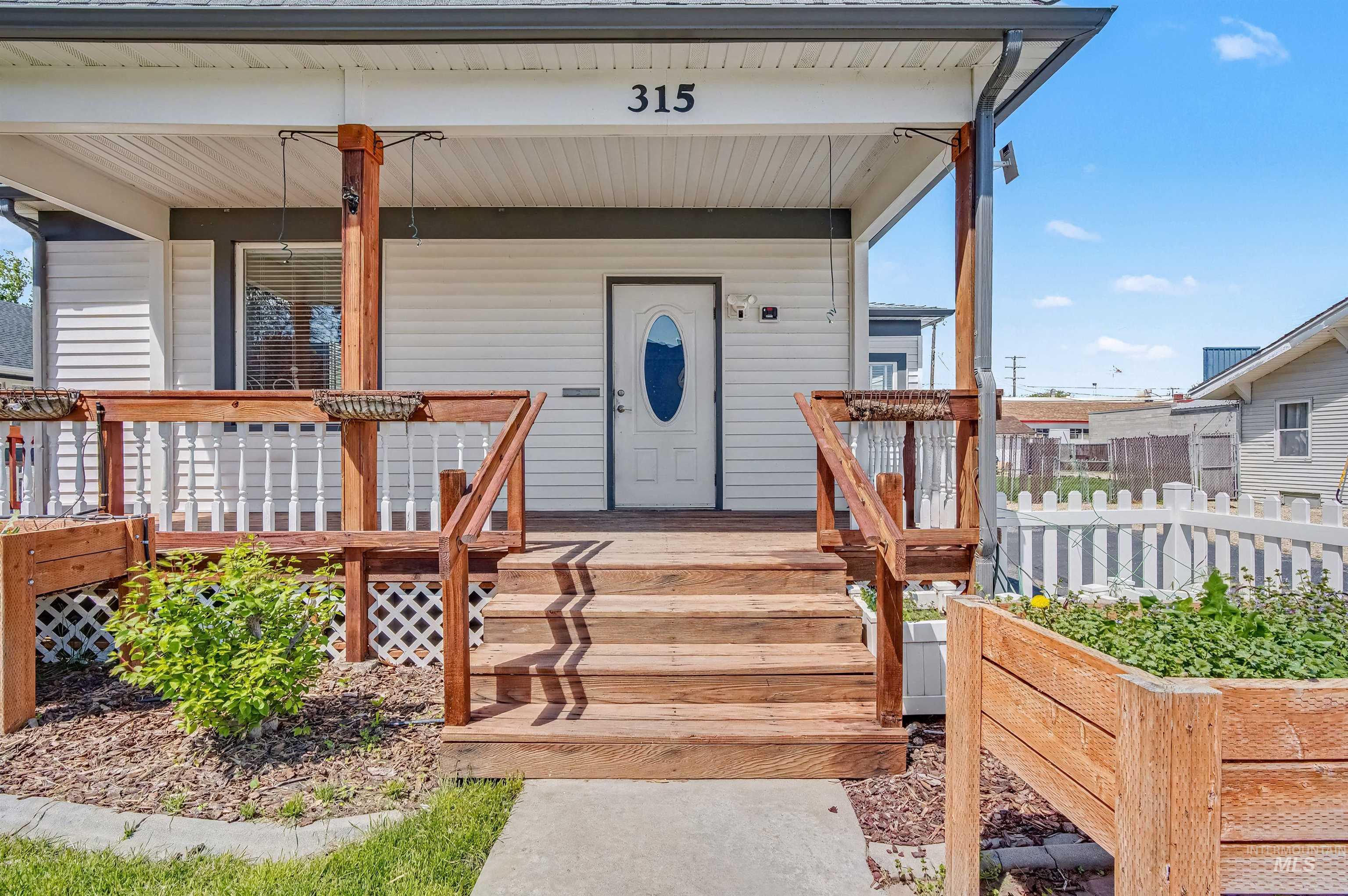 315 S 7th Ave, Nampa, Idaho 83651, 7 Rooms, Business/Commercial For Sale, Price $499,000, 98993197