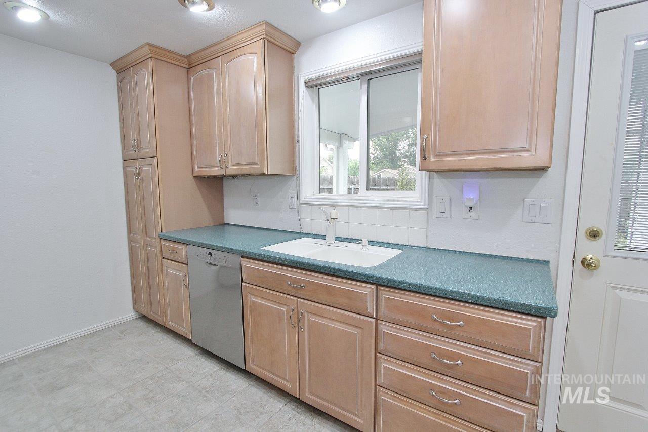 163 E Gettysburg St, Boise, Idaho 83706, 3 Bedrooms, 2 Bathrooms, Residential For Sale, Price $499,000,MLS 98993200