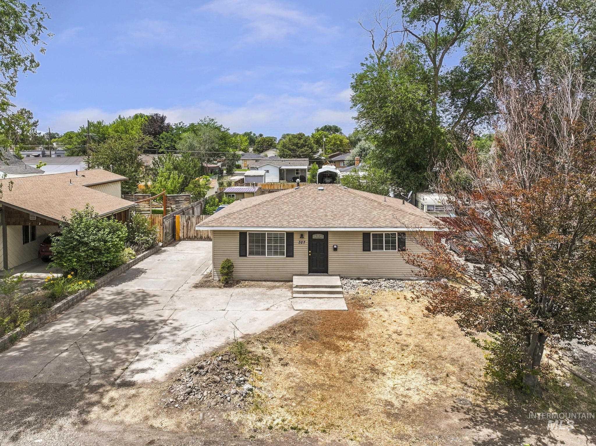 327 Monroe St, Twin Falls, Idaho 83301, 3 Bedrooms, 1 Bathroom, Residential For Sale, Price $269,000,MLS 98993201