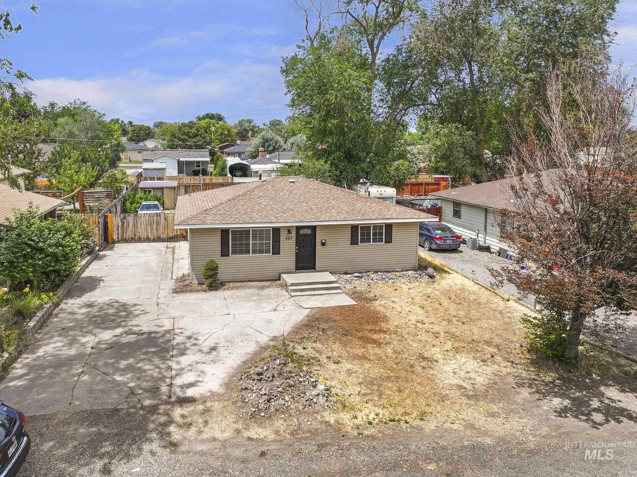 327 Monroe St, Twin Falls, Idaho 83301, 3 Bedrooms, 1 Bathroom, Residential For Sale, Price $269,000,MLS 98993201