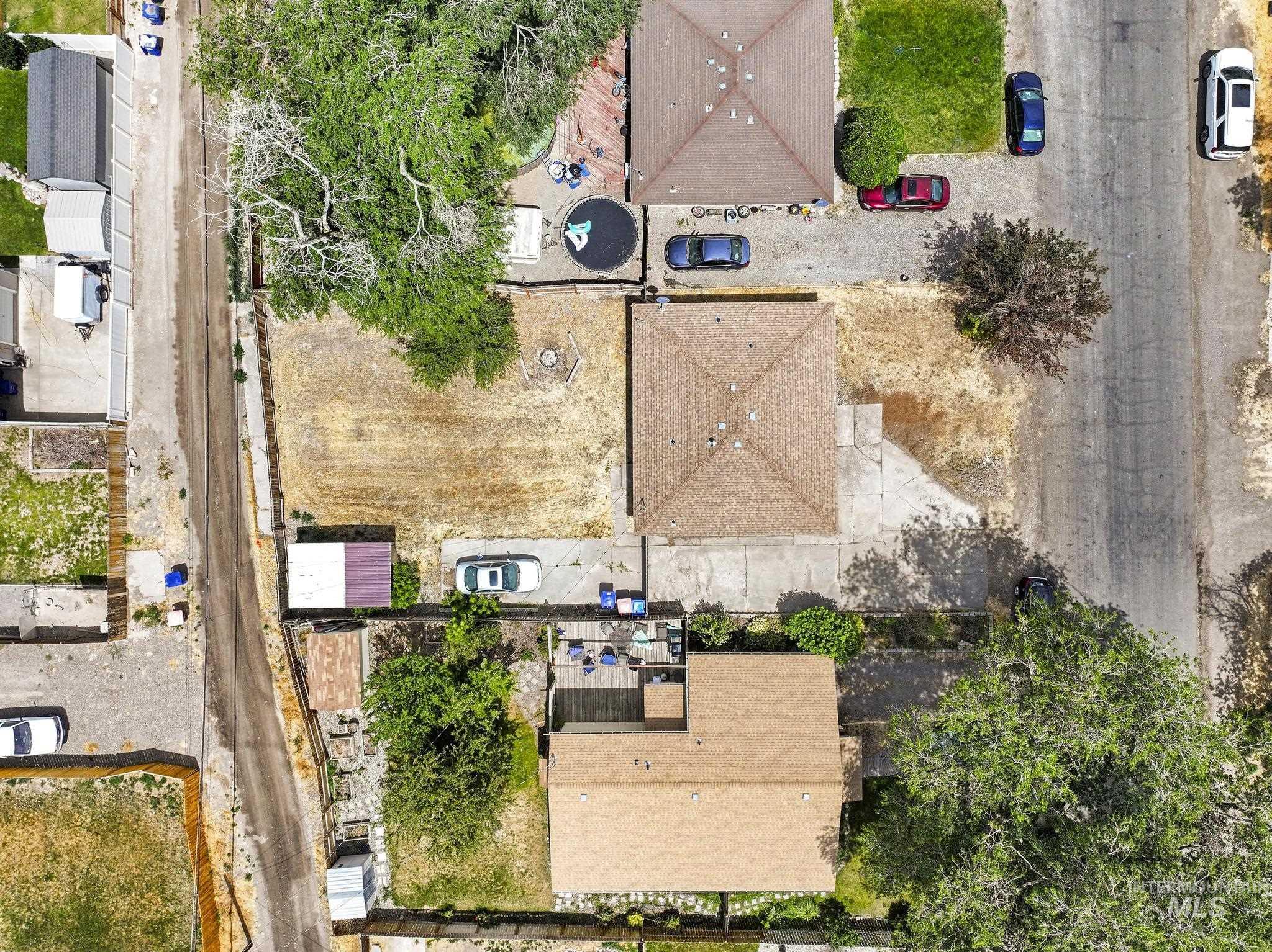 327 Monroe St, Twin Falls, Idaho 83301, 3 Bedrooms, 1 Bathroom, Residential For Sale, Price $269,000,MLS 98993201