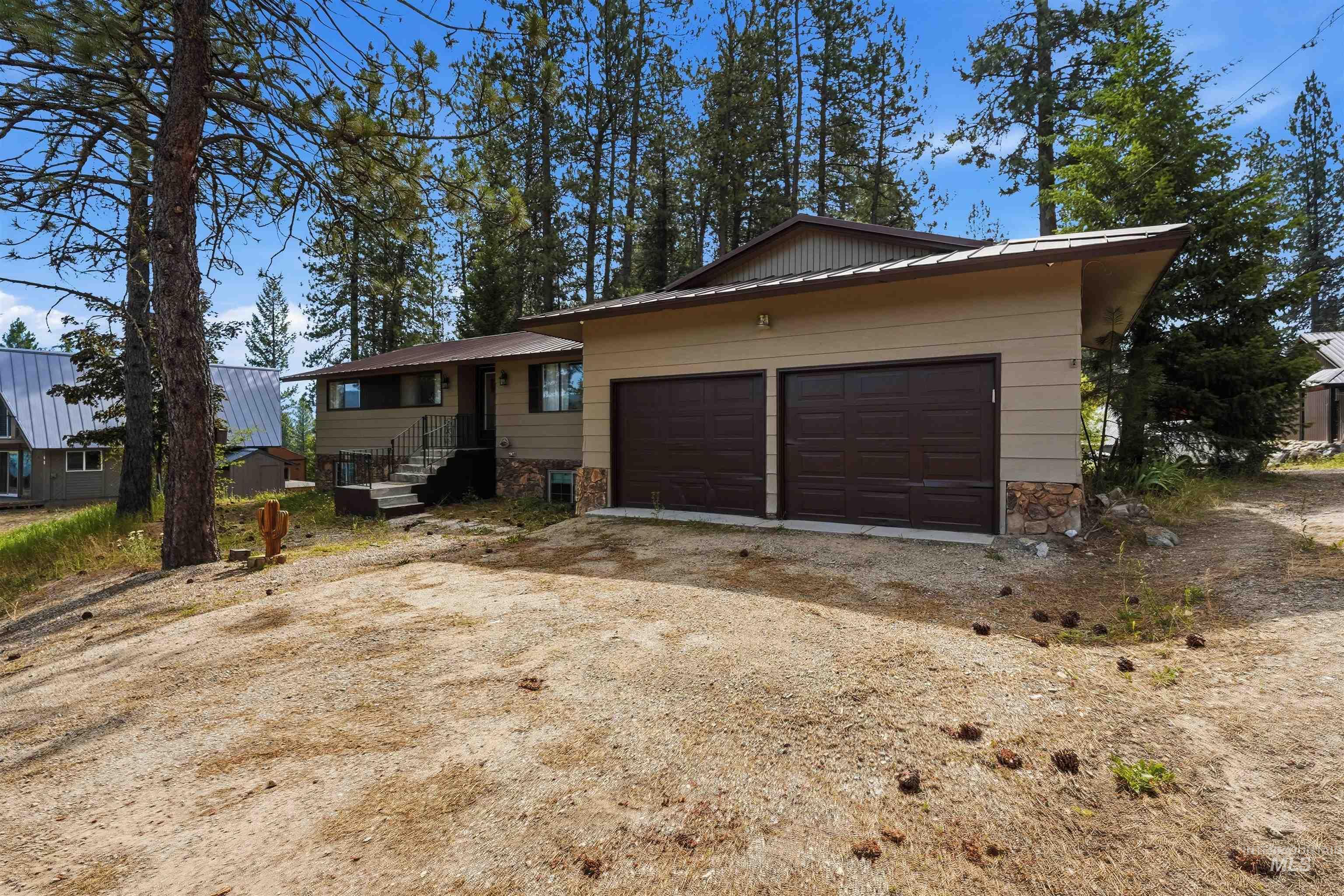1 Happy Hollow Dr., Garden Valley, Idaho 83622, 5 Bedrooms, 3 Bathrooms, Residential For Sale, Price $650,000, 98993202