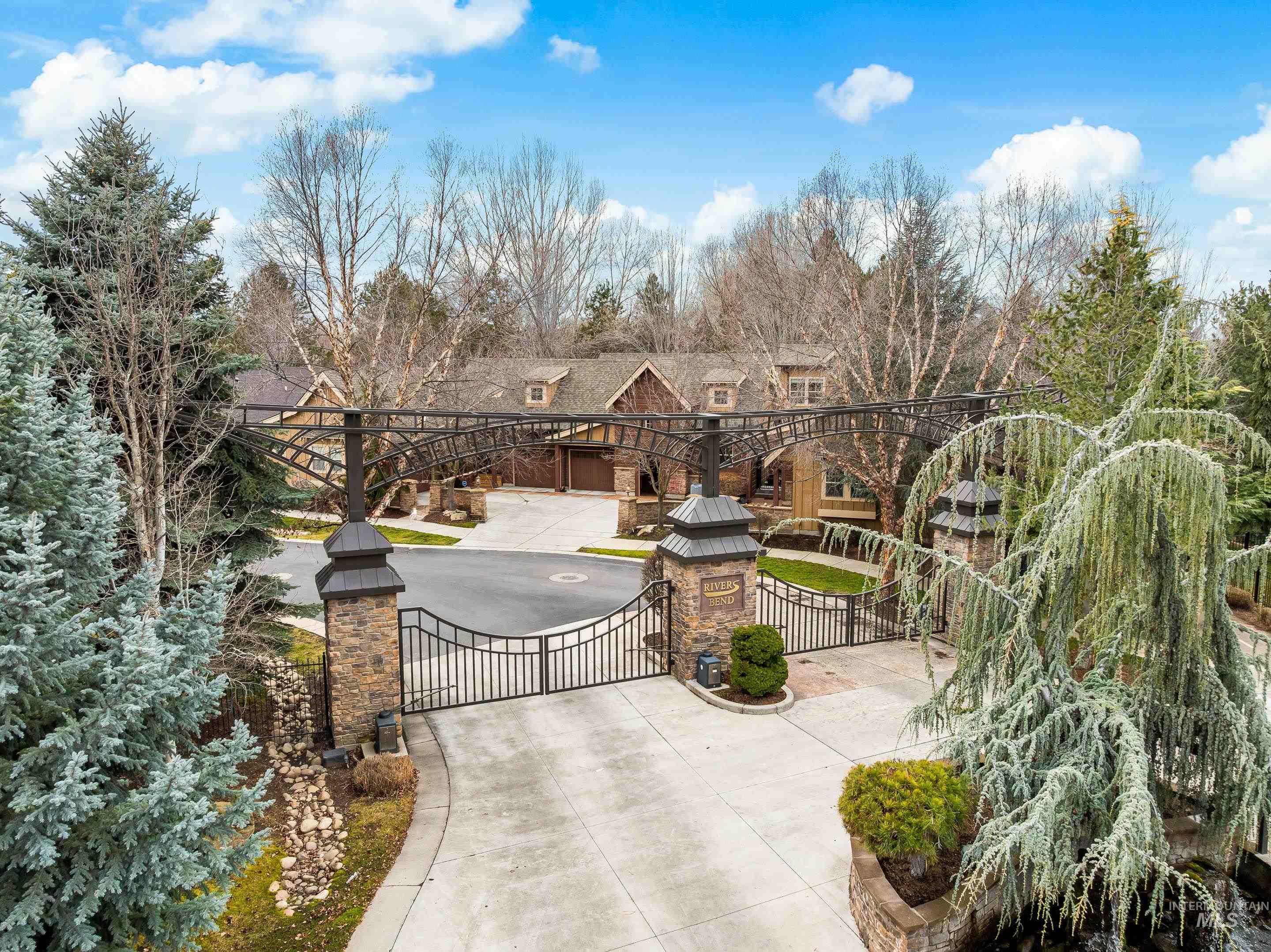 5901 N Duxbury Pier Ln, Garden City, Idaho 83714, 2 Bedrooms, 2.5 Bathrooms, Residential For Sale, Price $689,000, 98993204