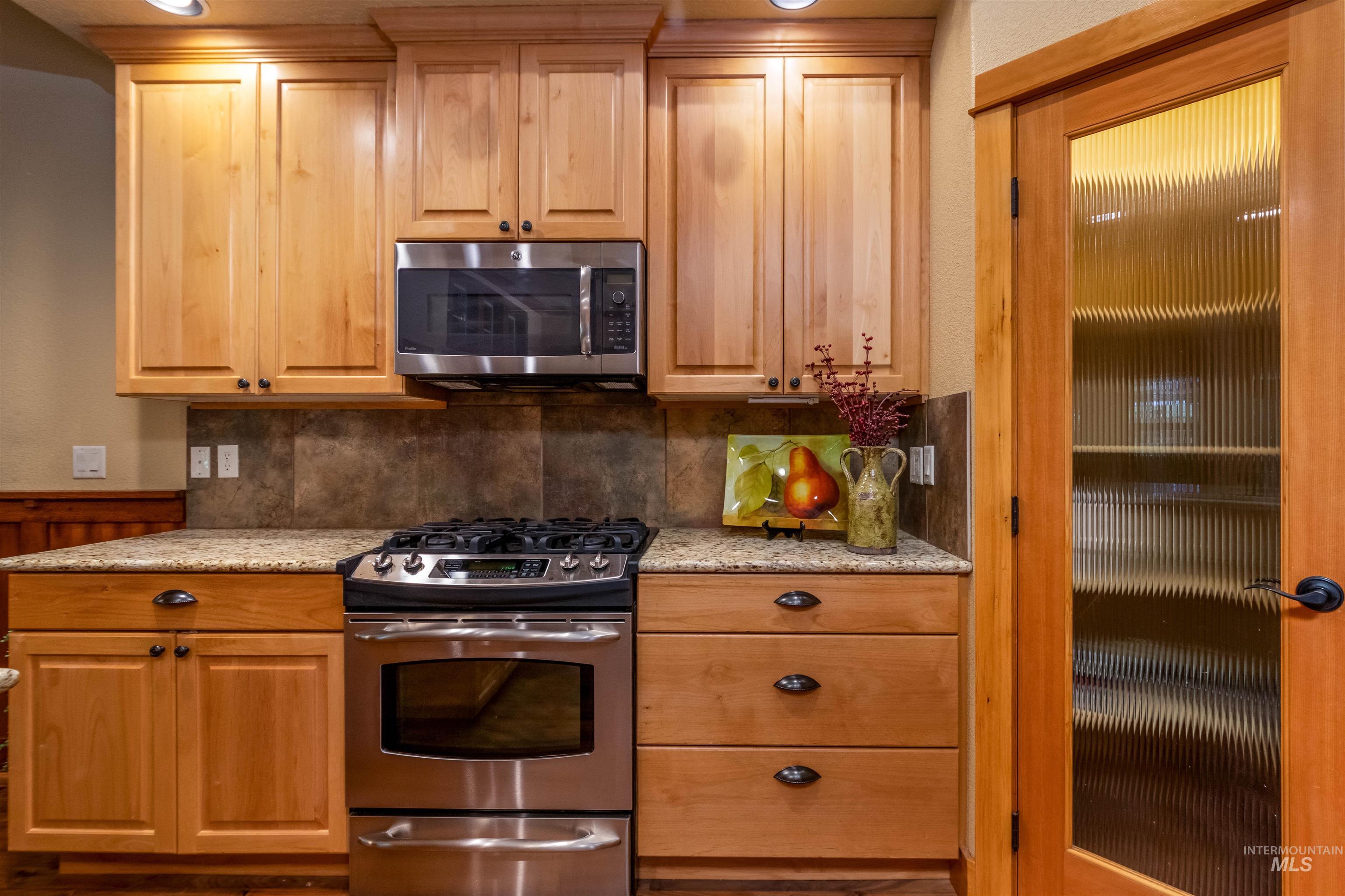 5901 N Duxbury Pier Ln, Garden City, Idaho 83714, 2 Bedrooms, 2.5 Bathrooms, Residential For Sale, Price $689,000, 98993204