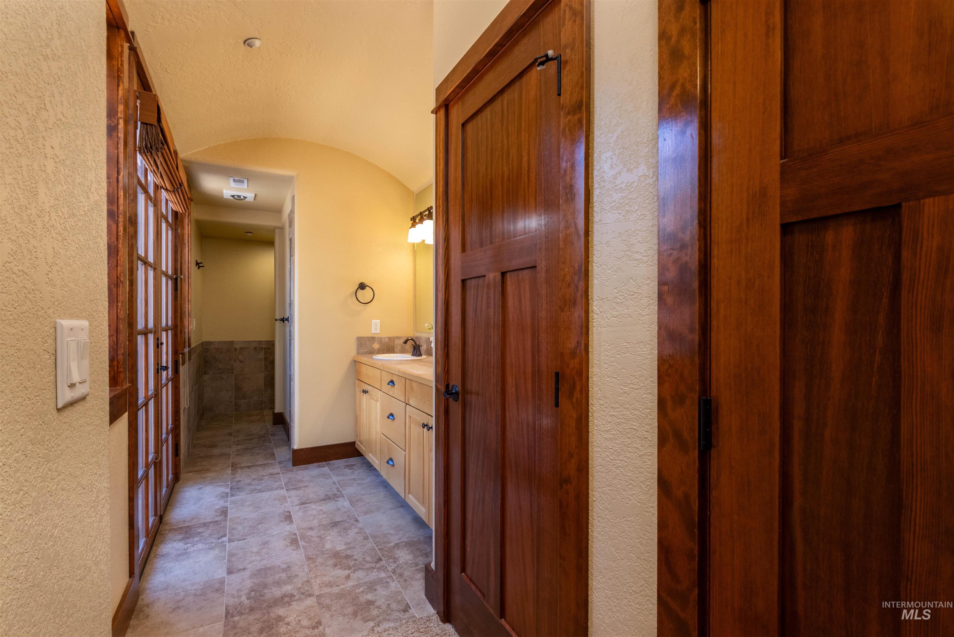 5901 N Duxbury Pier Ln, Garden City, Idaho 83714, 2 Bedrooms, 2.5 Bathrooms, Residential For Sale, Price $689,000, 98993204