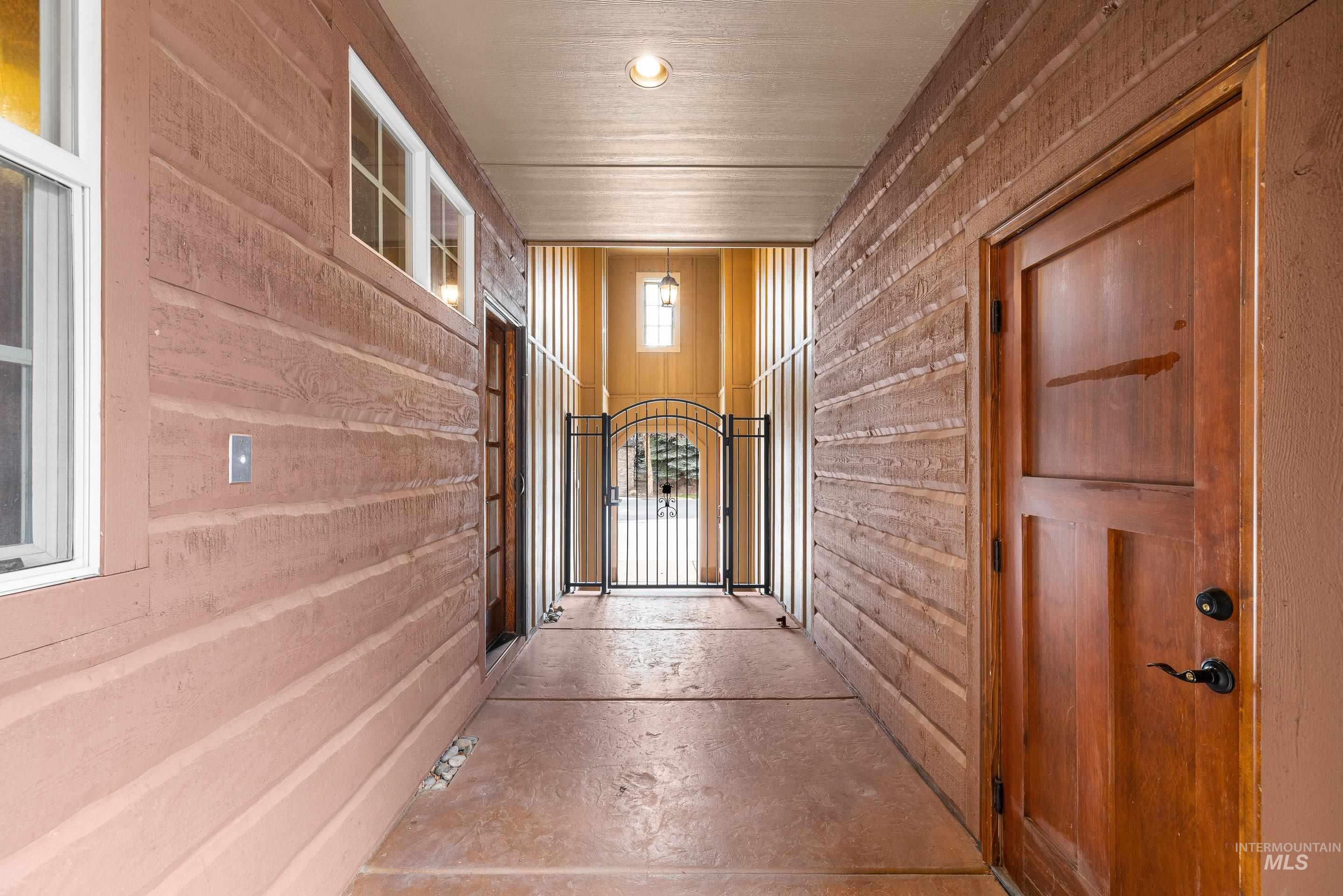 5901 N Duxbury Pier Ln, Garden City, Idaho 83714, 2 Bedrooms, 2.5 Bathrooms, Residential For Sale, Price $689,000, 98993204