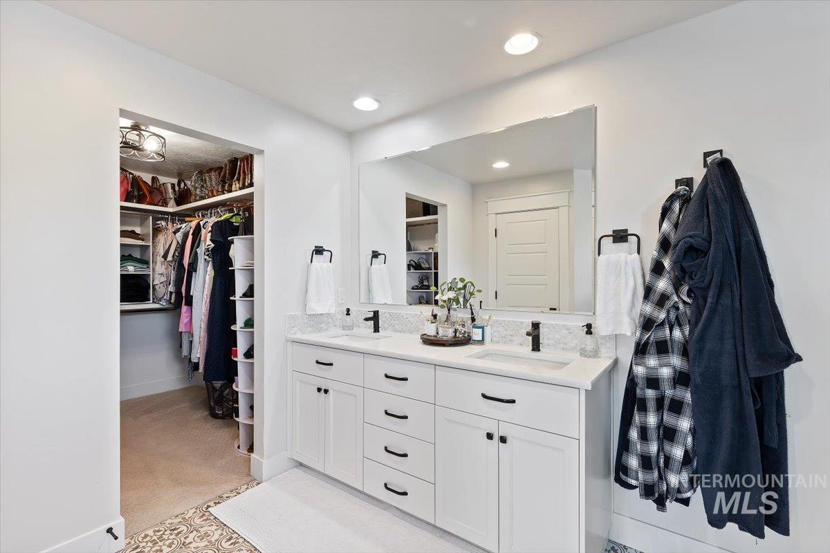 17684 N Pass City Place, Nampa, Idaho 83687, 4 Bedrooms, 2.5 Bathrooms, Residential For Sale, Price $670,000,MLS 98993210