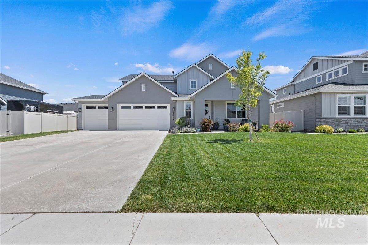 17684 N Pass City Place, Nampa, Idaho 83687, 4 Bedrooms, 2.5 Bathrooms, Residential For Sale, Price $670,000,MLS 98993210