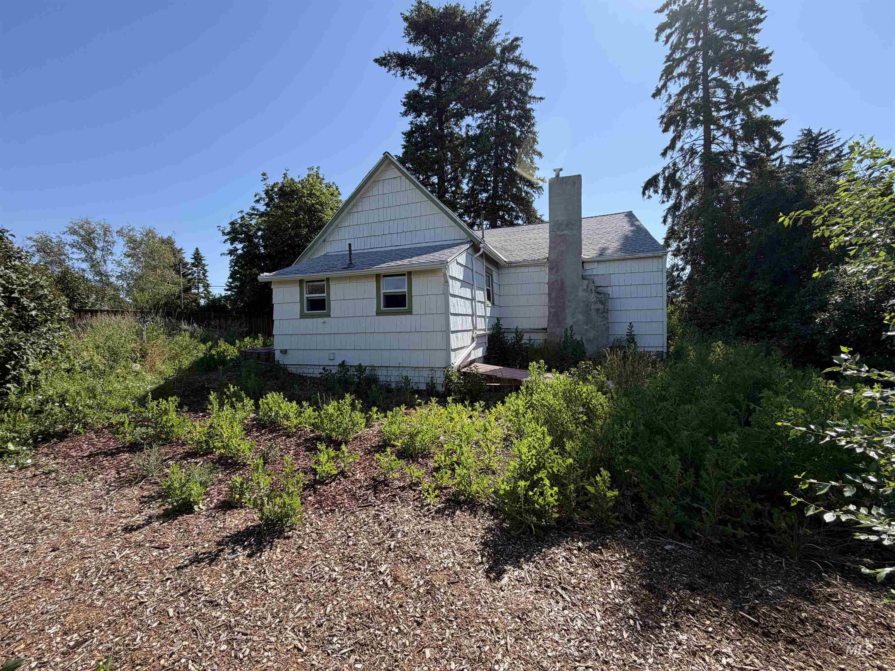 1021 Orchard Ave., Moscow, Idaho 83843, 3 Bedrooms, 1 Bathroom, Residential For Sale, Price $374,900, 98993214
