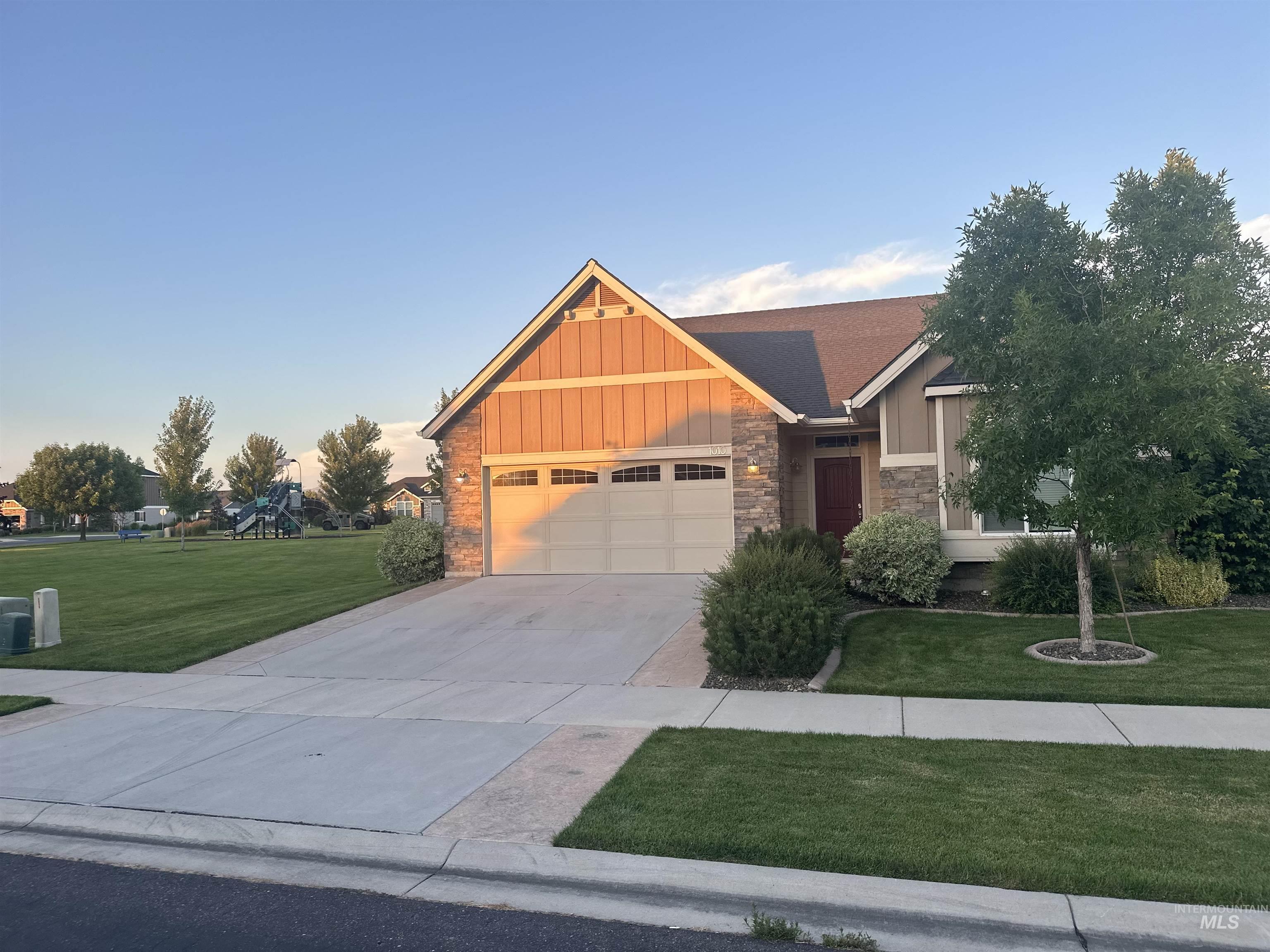 1010 N Chastain Lane, Eagle, Idaho 83616, 4 Bedrooms, 2 Bathrooms, Residential For Sale, Price $569,500, 98993216