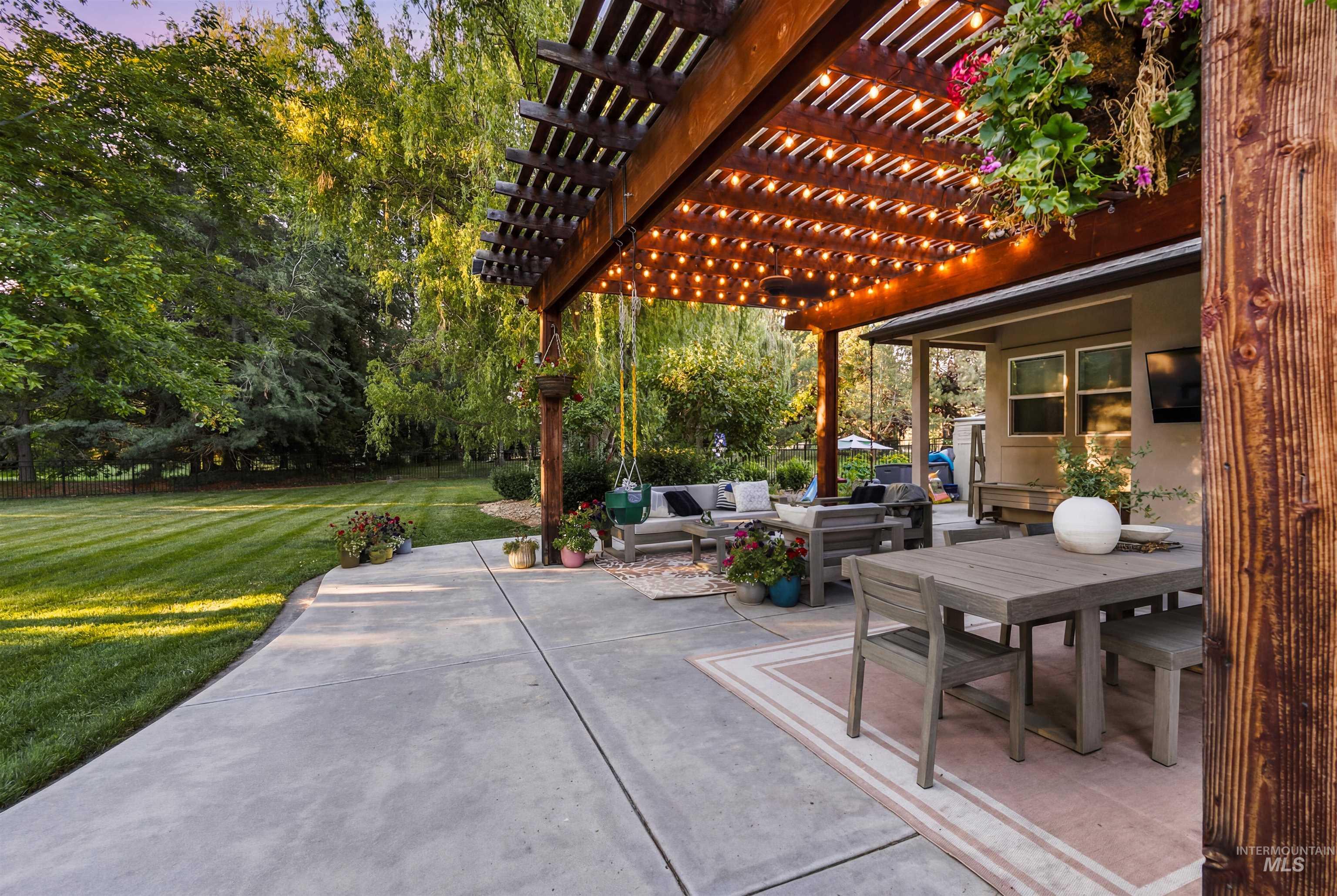 2981 S Sugar Plum Ave, Eagle, Idaho 83616, 5 Bedrooms, 3.5 Bathrooms, Residential For Sale, Price $1,699,000, 98993218