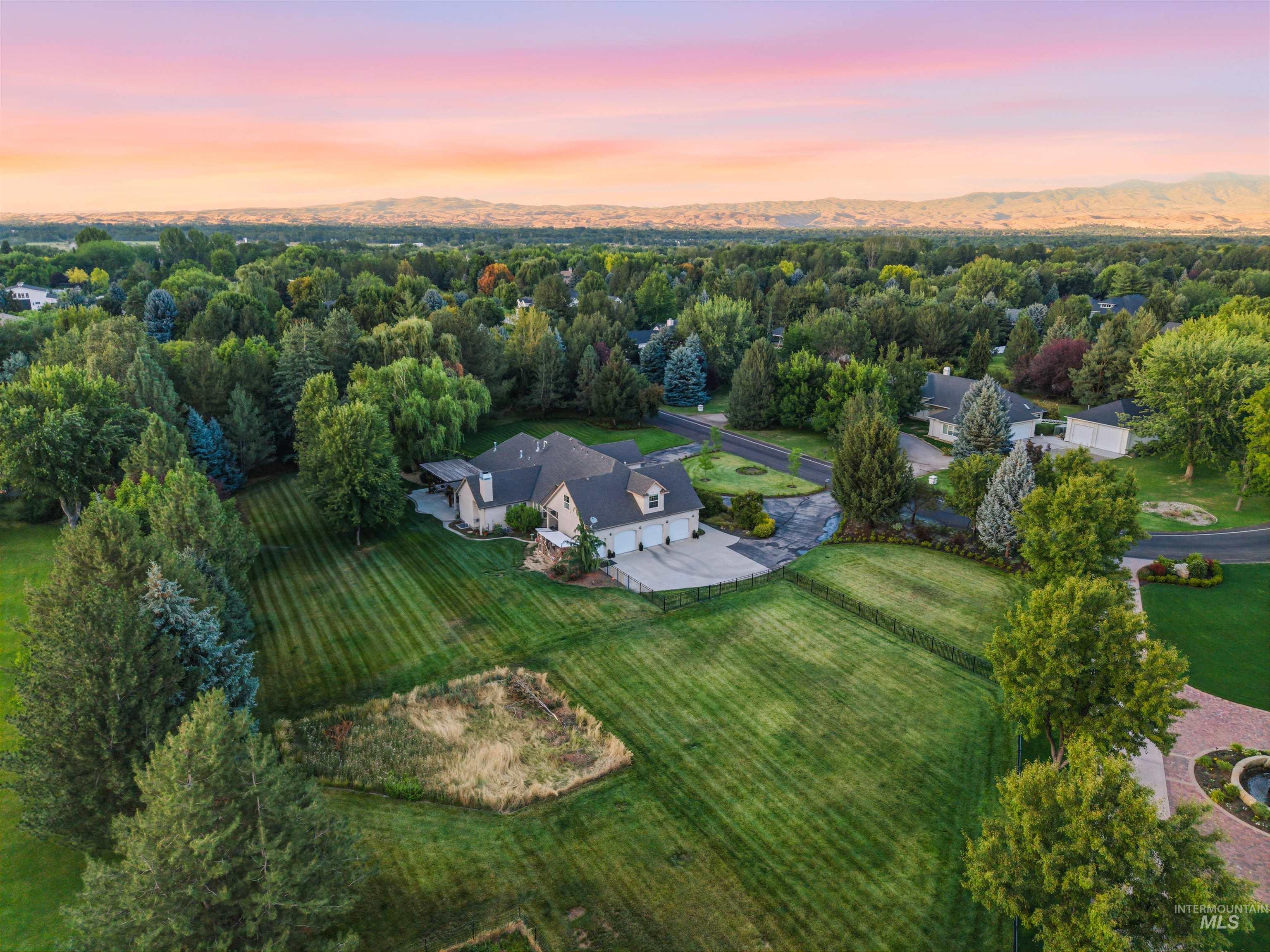 2981 S Sugar Plum Ave, Eagle, Idaho 83616, 5 Bedrooms, 3.5 Bathrooms, Residential For Sale, Price $1,699,000, 98993218
