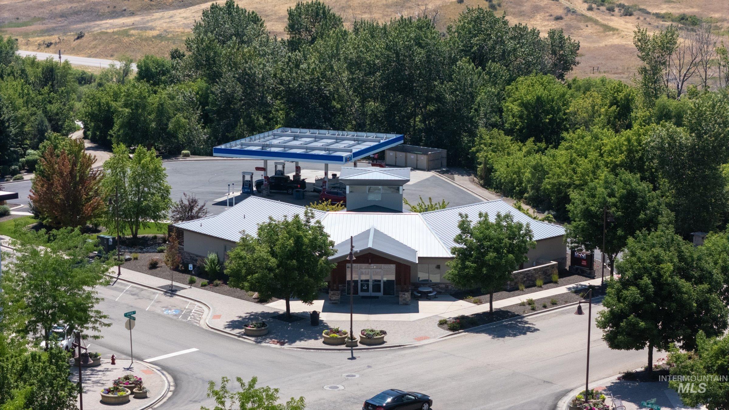 5727 W Ardossan St, Boise, Idaho 83714, 3 Bedrooms, 2 Bathrooms, Residential For Sale, Price $524,900, 98993224