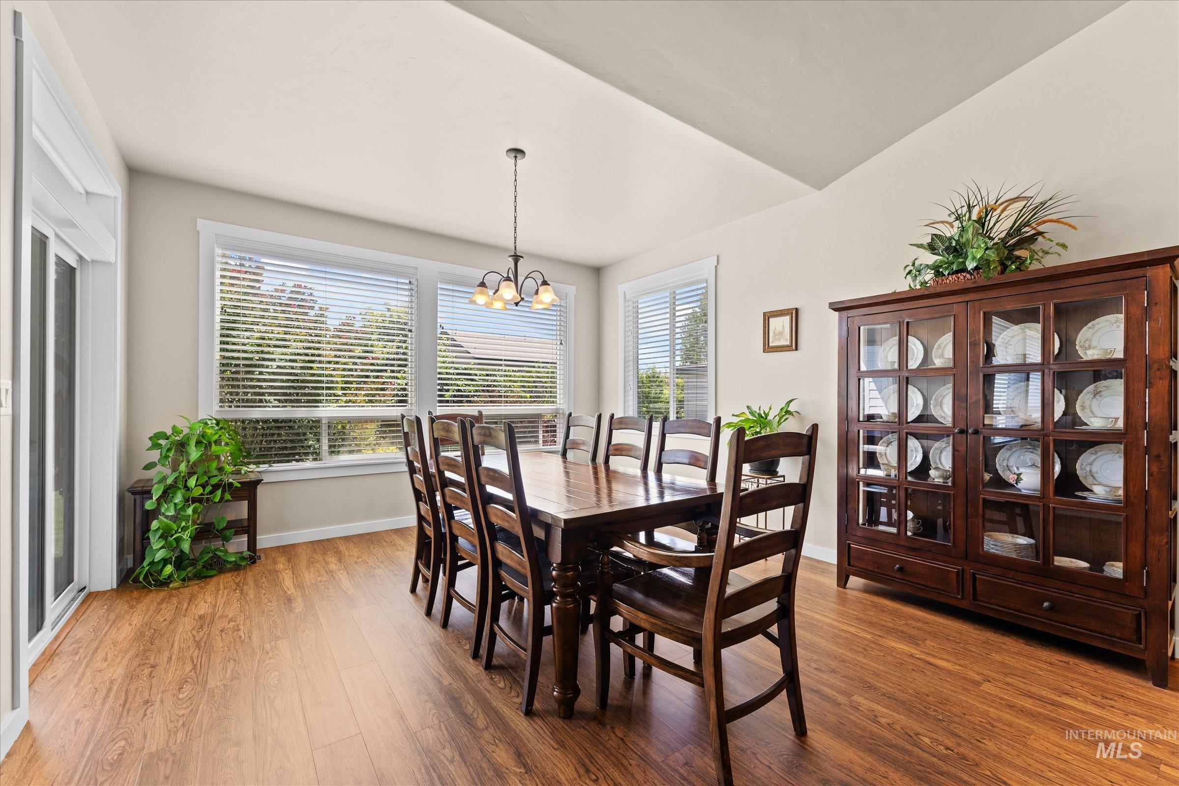 5727 W Ardossan St, Boise, Idaho 83714, 3 Bedrooms, 2 Bathrooms, Residential For Sale, Price $524,900, 98993224