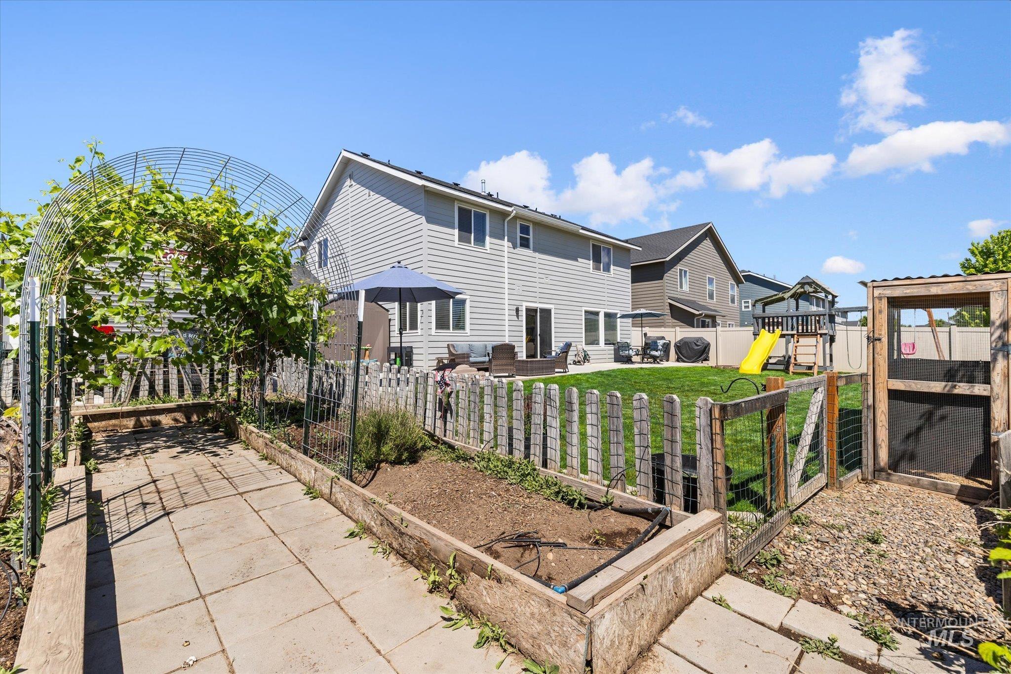 1217 Drexel Hill Avenue, Caldwell, Idaho 83605, 4 Bedrooms, 2.5 Bathrooms, Residential For Sale, Price $450,000, 98993227