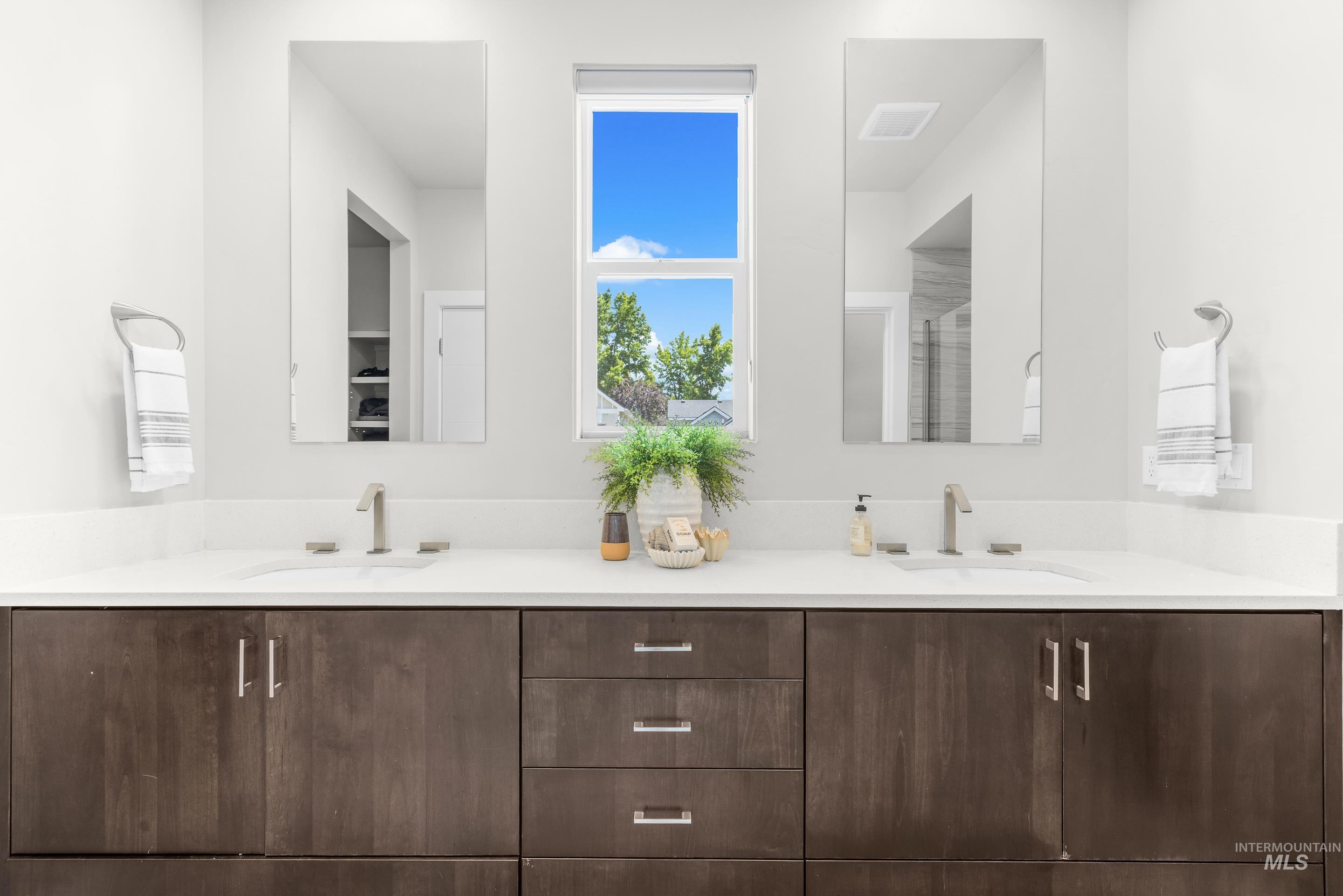 5060 E Woodcutter Dr, Boise, Idaho 83716, 3 Bedrooms, 3 Bathrooms, Residential For Sale, Price $784,900, 98993229