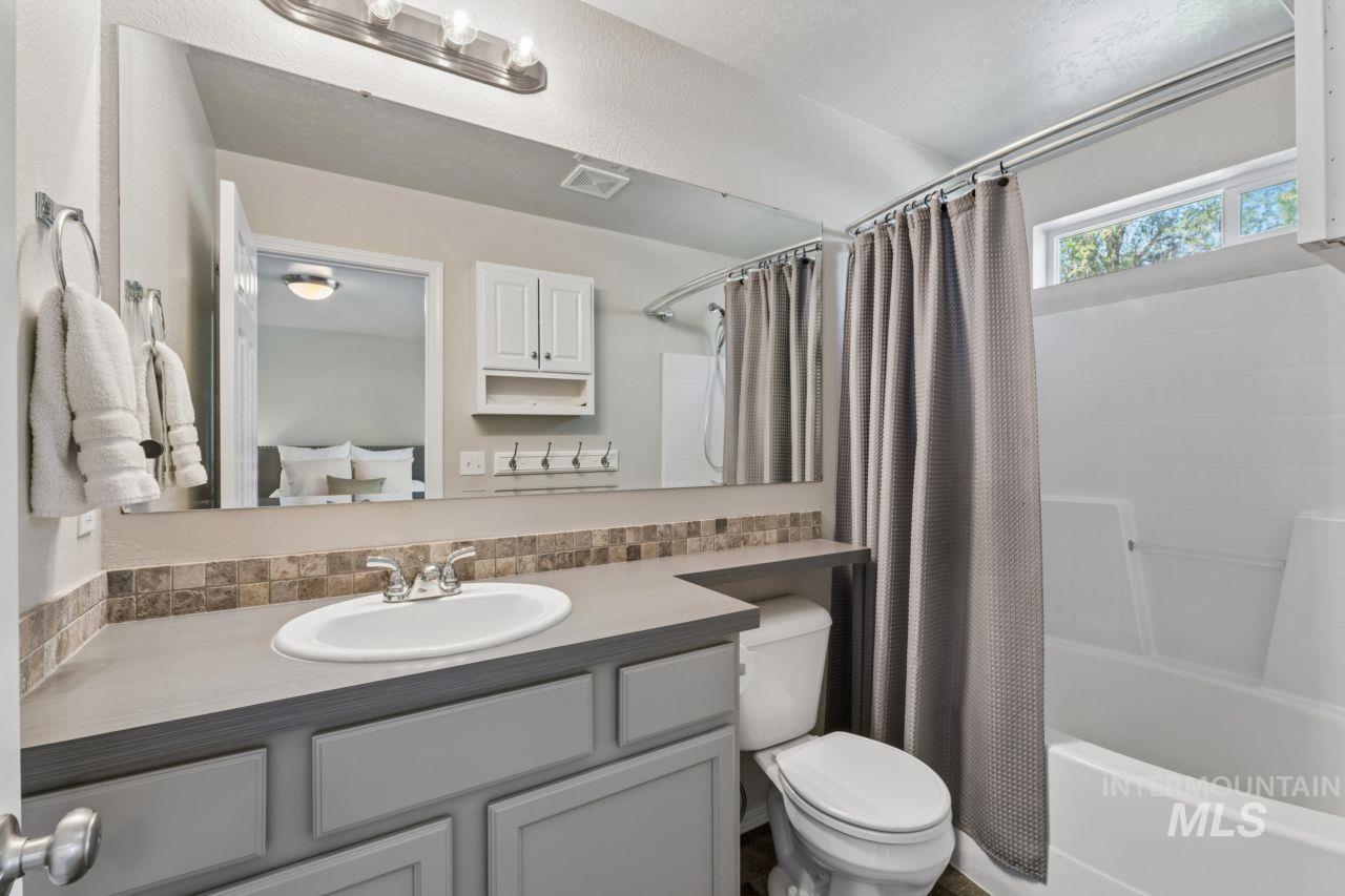 6719 S Cheshire Ave., Boise, Idaho 83709, 4 Bedrooms, 2 Bathrooms, Residential For Sale, Price $435,000, 98993230
