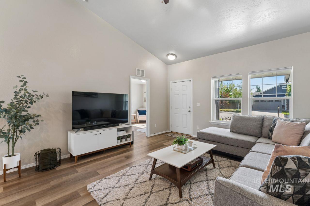 6719 S Cheshire Ave., Boise, Idaho 83709, 4 Bedrooms, 2 Bathrooms, Residential For Sale, Price $435,000, 98993230