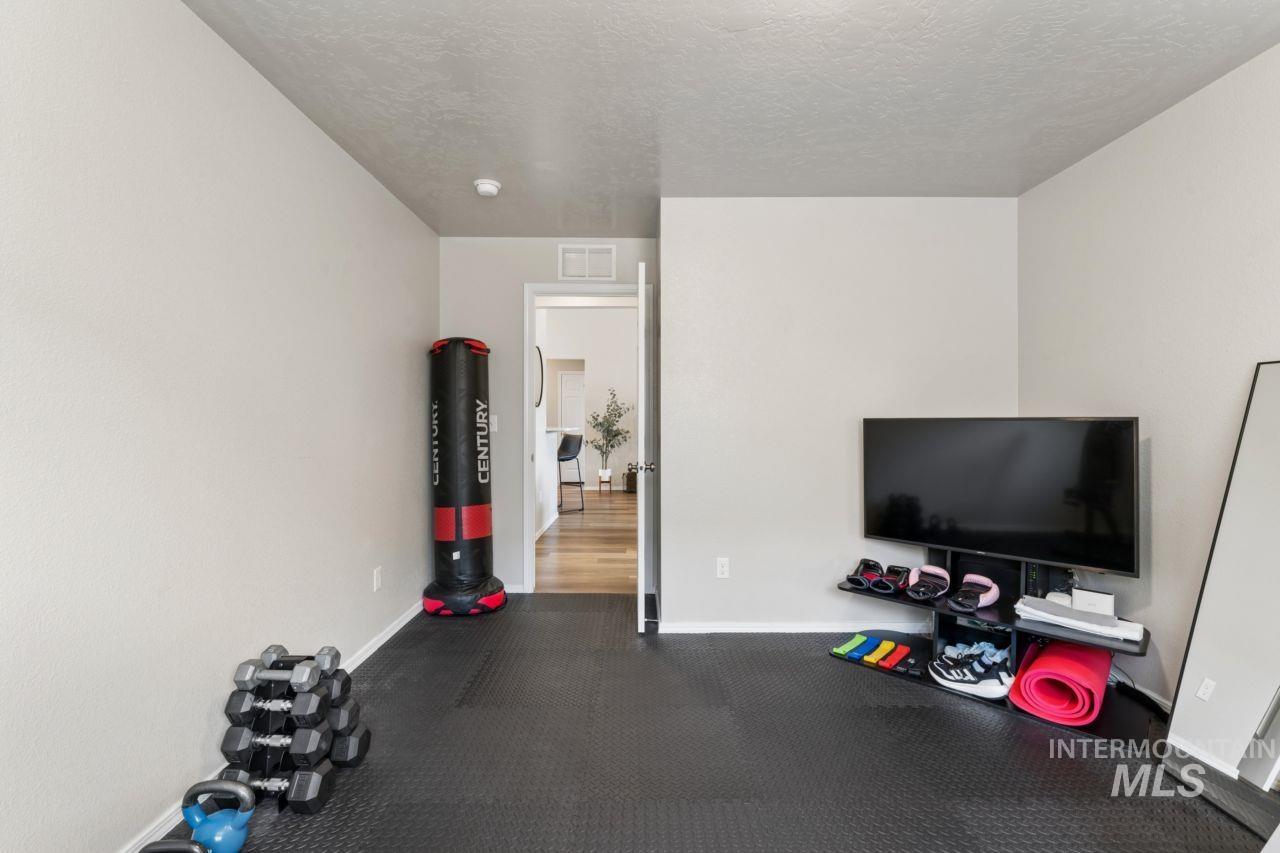 6719 S Cheshire Ave., Boise, Idaho 83709, 4 Bedrooms, 2 Bathrooms, Residential For Sale, Price $435,000, 98993230