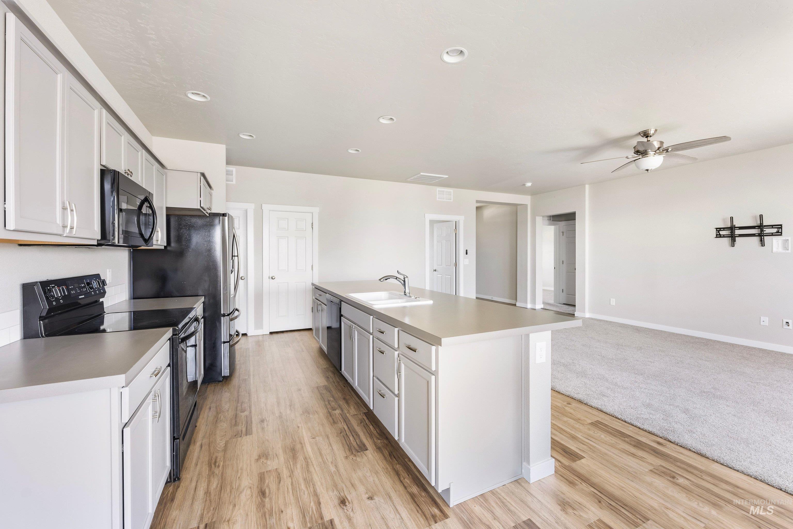 7598 E Toussand Dr., Nampa, Idaho 83687, 4 Bedrooms, 2 Bathrooms, Residential For Sale, Price $439,900, 98993231