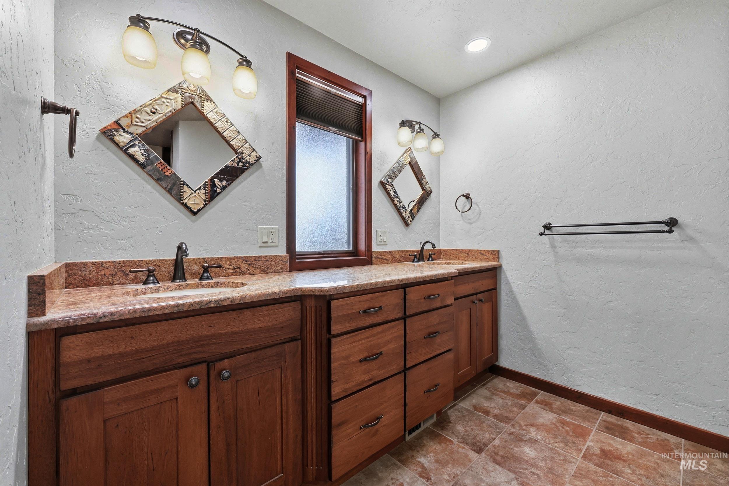 339 Airport Rd, Weiser, Idaho 83672, 3 Bedrooms, 2 Bathrooms, Residential For Sale, Price $1,050,000, 98993234
