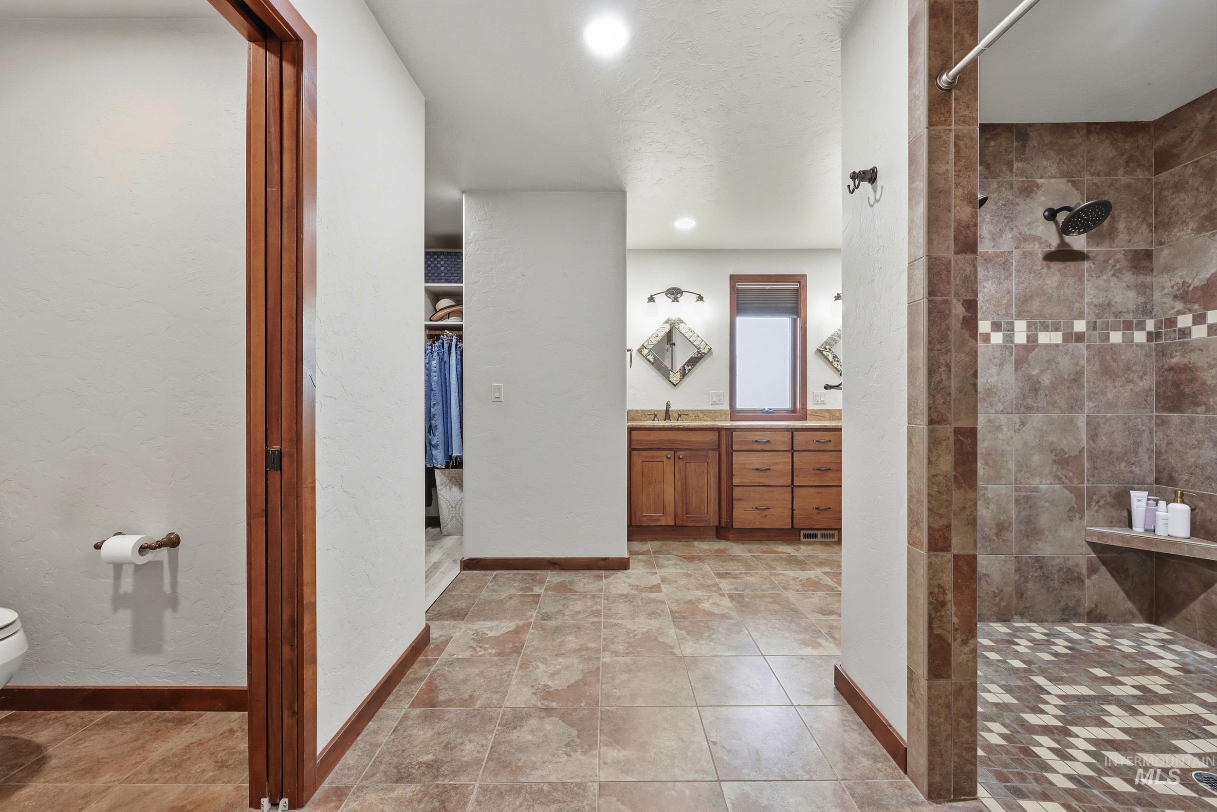 339 Airport Rd, Weiser, Idaho 83672, 3 Bedrooms, 2 Bathrooms, Residential For Sale, Price $1,050,000, 98993234