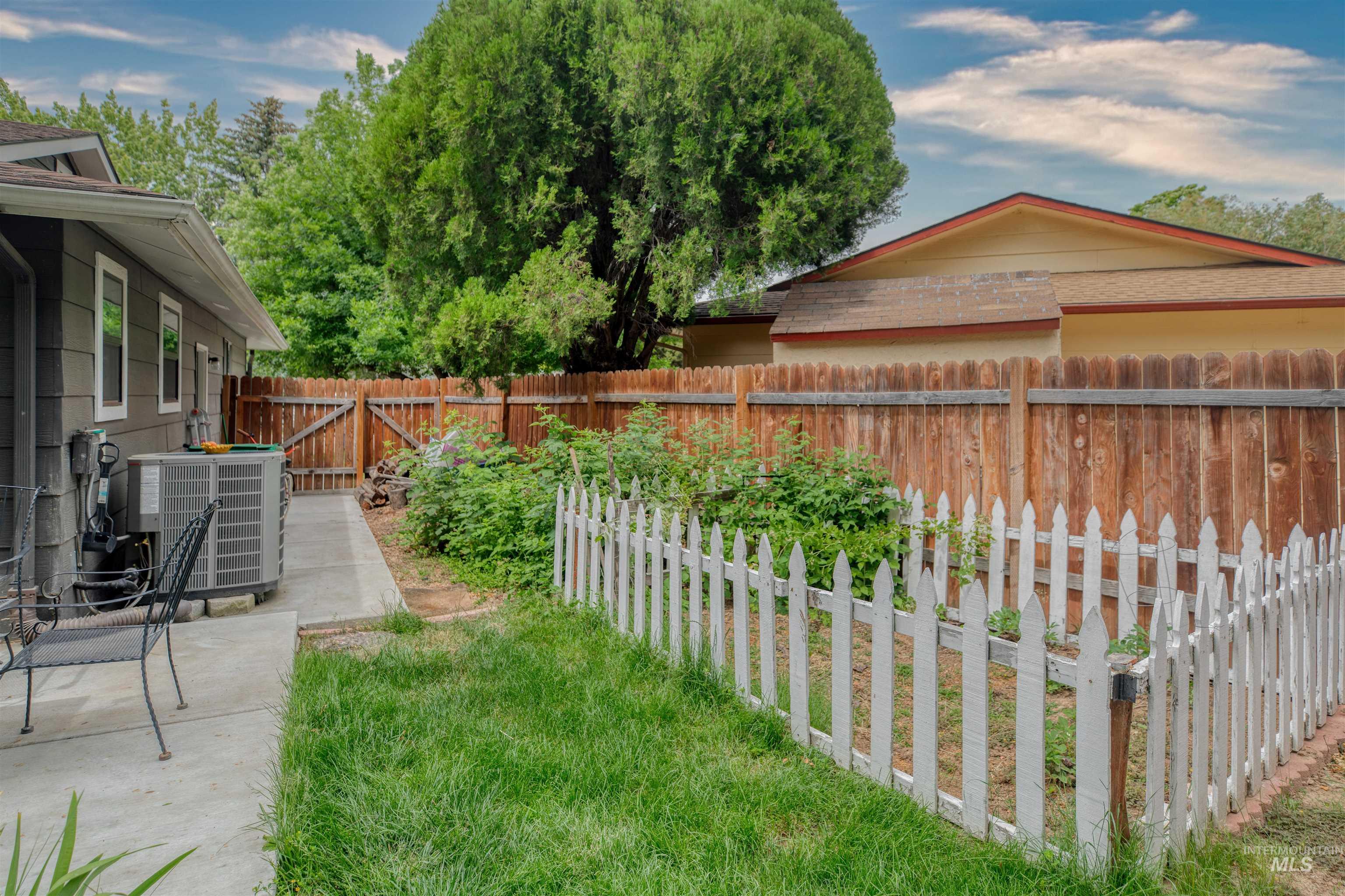 11916 W Jody Dr, Boise, Idaho 83713-1741, 3 Bedrooms, 2.5 Bathrooms, Residential For Sale, Price $550,000, 98993235
