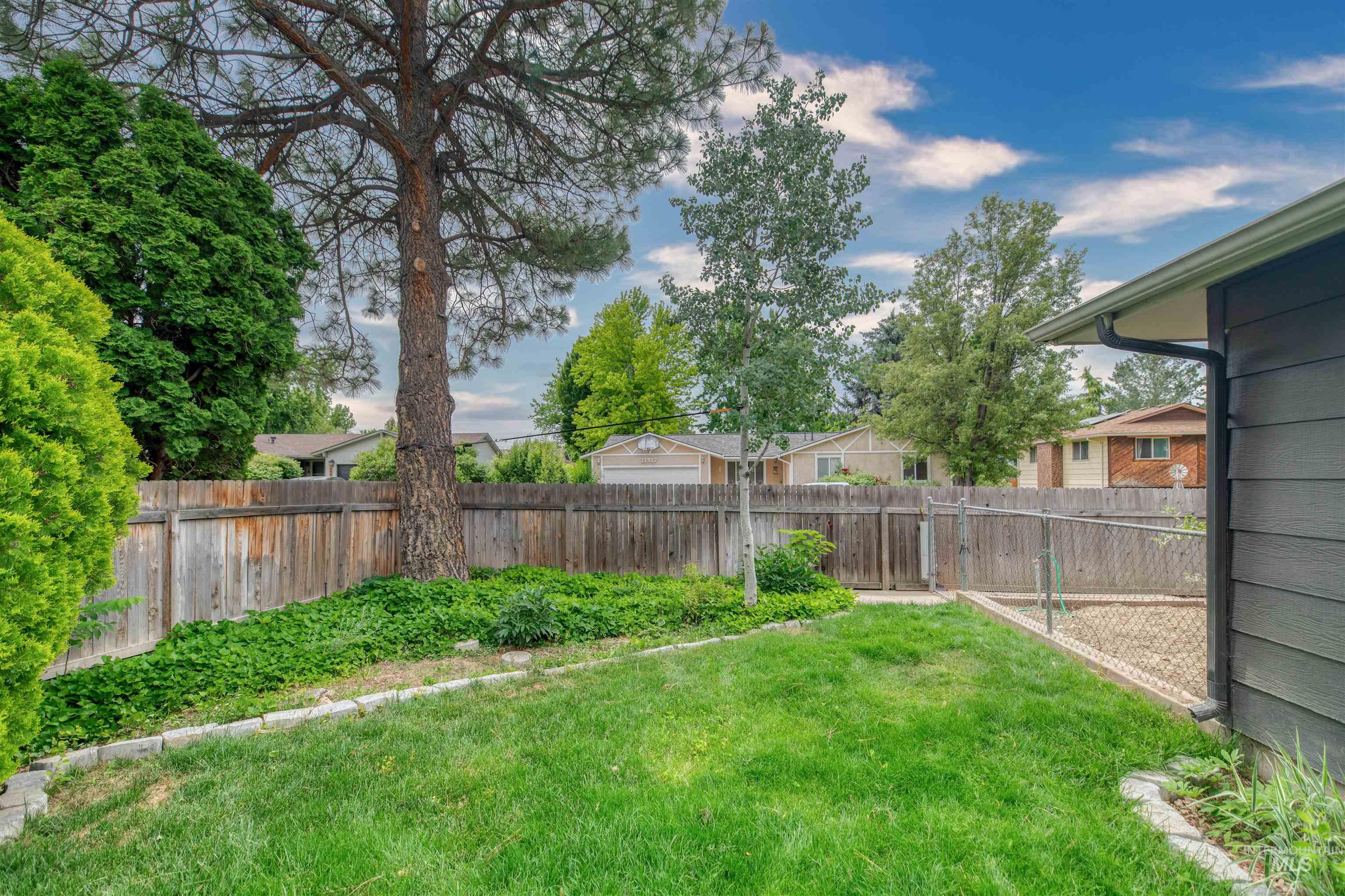 11916 W Jody Dr, Boise, Idaho 83713-1741, 3 Bedrooms, 2.5 Bathrooms, Residential For Sale, Price $550,000, 98993235