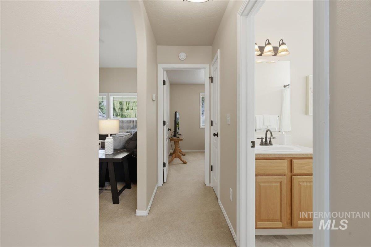 2100 E Harbour Grove Dr, Nampa, Idaho 83686, 3 Bedrooms, 2 Bathrooms, Residential For Sale, Price $389,900, 98993237
