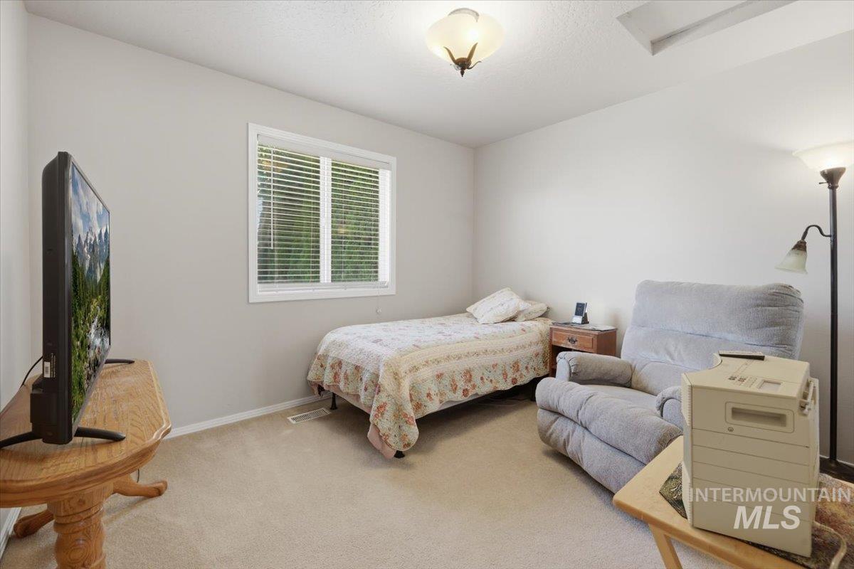 2100 E Harbour Grove Dr, Nampa, Idaho 83686, 3 Bedrooms, 2 Bathrooms, Residential For Sale, Price $389,900, 98993237