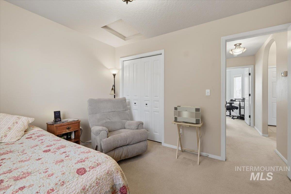 2100 E Harbour Grove Dr, Nampa, Idaho 83686, 3 Bedrooms, 2 Bathrooms, Residential For Sale, Price $389,900, 98993237