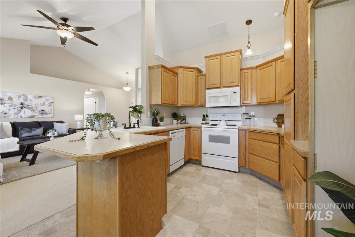 2100 E Harbour Grove Dr, Nampa, Idaho 83686, 3 Bedrooms, 2 Bathrooms, Residential For Sale, Price $389,900, 98993237