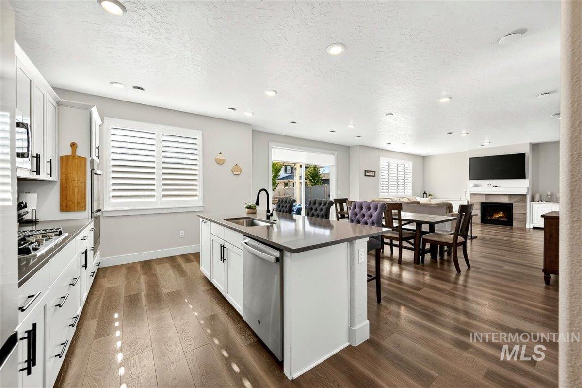 5422 S Perlite Ave., Meridian, Idaho 83642, 4 Bedrooms, 2.5 Bathrooms, Residential For Sale, Price $615,000, 98993240