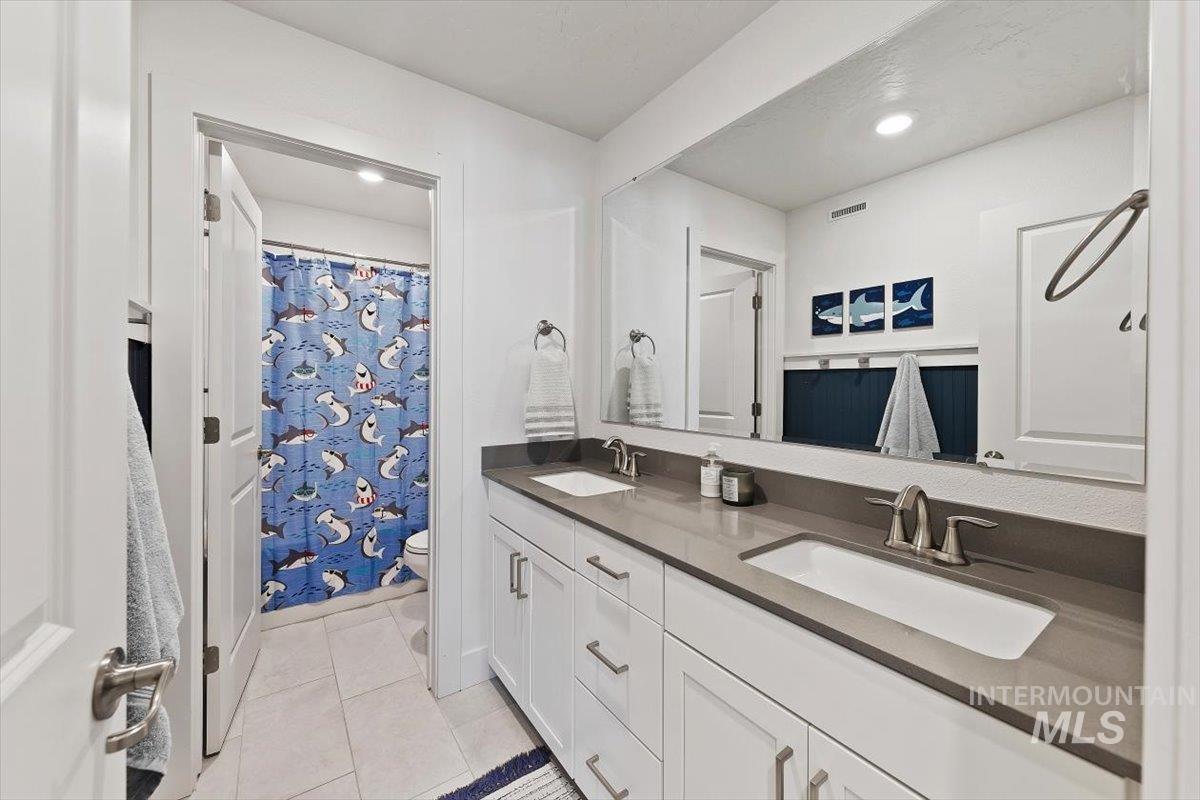 5422 S Perlite Ave., Meridian, Idaho 83642, 4 Bedrooms, 2.5 Bathrooms, Residential For Sale, Price $615,000, 98993240