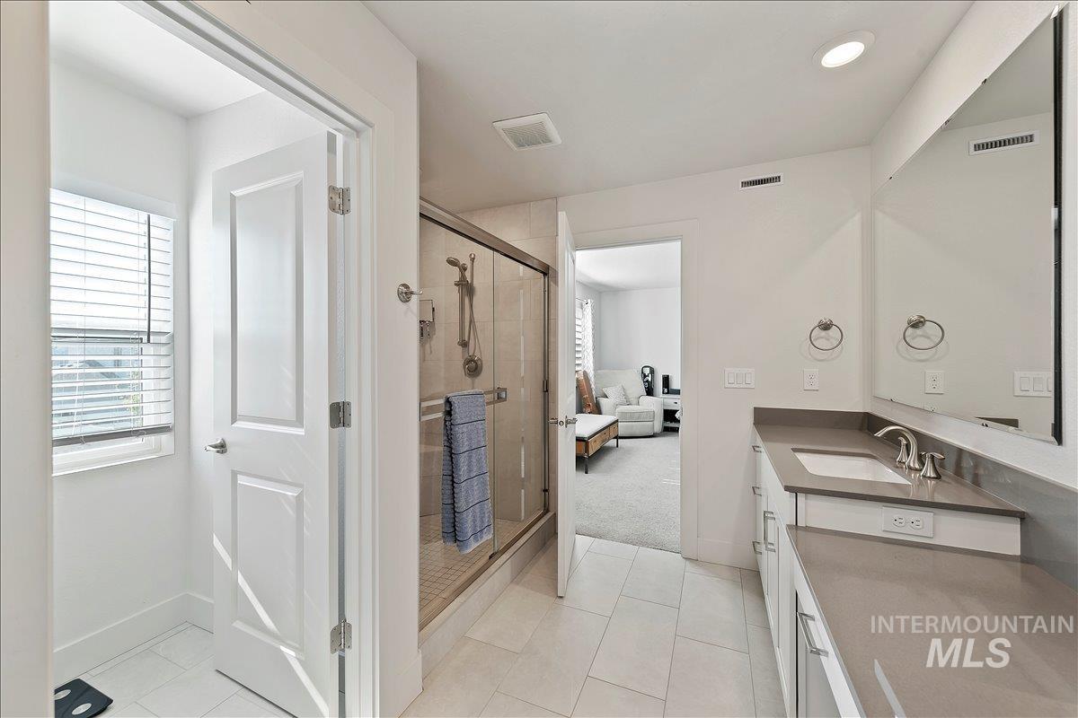 5422 S Perlite Ave., Meridian, Idaho 83642, 4 Bedrooms, 2.5 Bathrooms, Residential For Sale, Price $615,000, 98993240