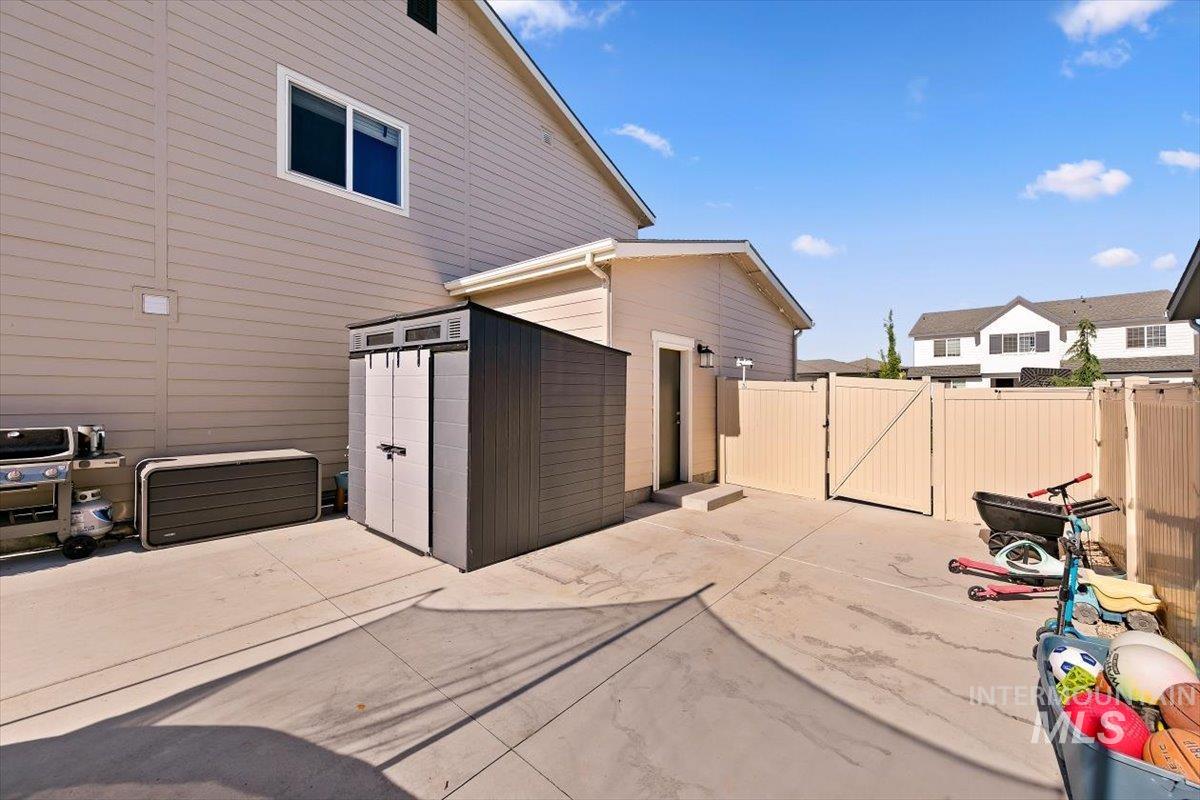 5422 S Perlite Ave., Meridian, Idaho 83642, 4 Bedrooms, 2.5 Bathrooms, Residential For Sale, Price $615,000, 98993240