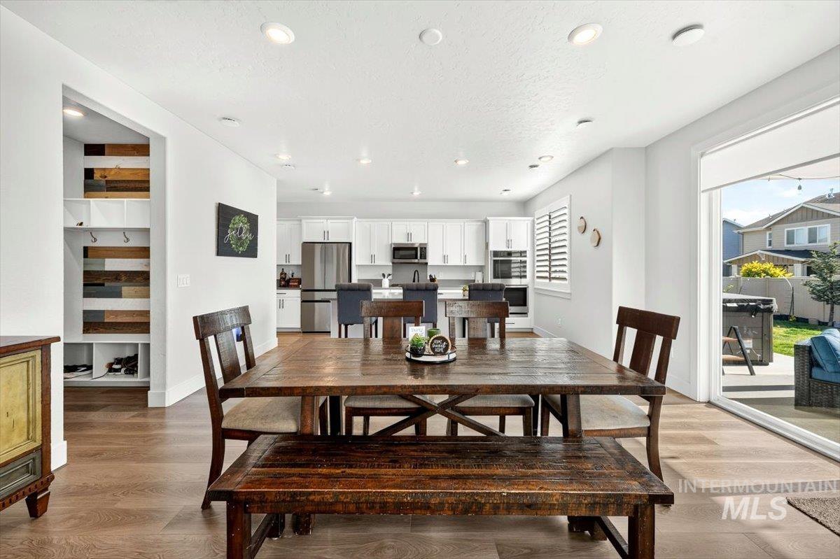5422 S Perlite Ave., Meridian, Idaho 83642, 4 Bedrooms, 2.5 Bathrooms, Residential For Sale, Price $615,000, 98993240