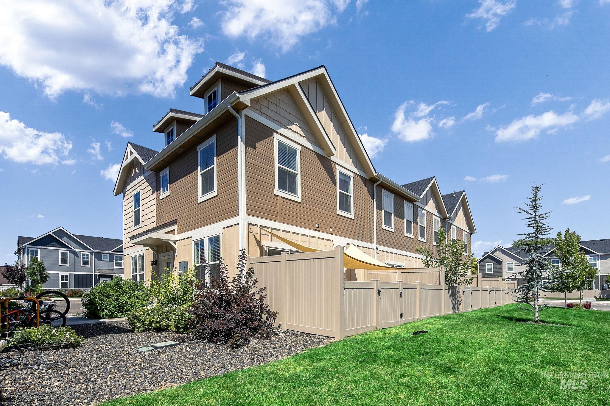 10739 W Brownstone Ln, Boise, Idaho 83709, 3 Bedrooms, 2.5 Bathrooms, Residential For Sale, Price $355,000,MLS 98993242