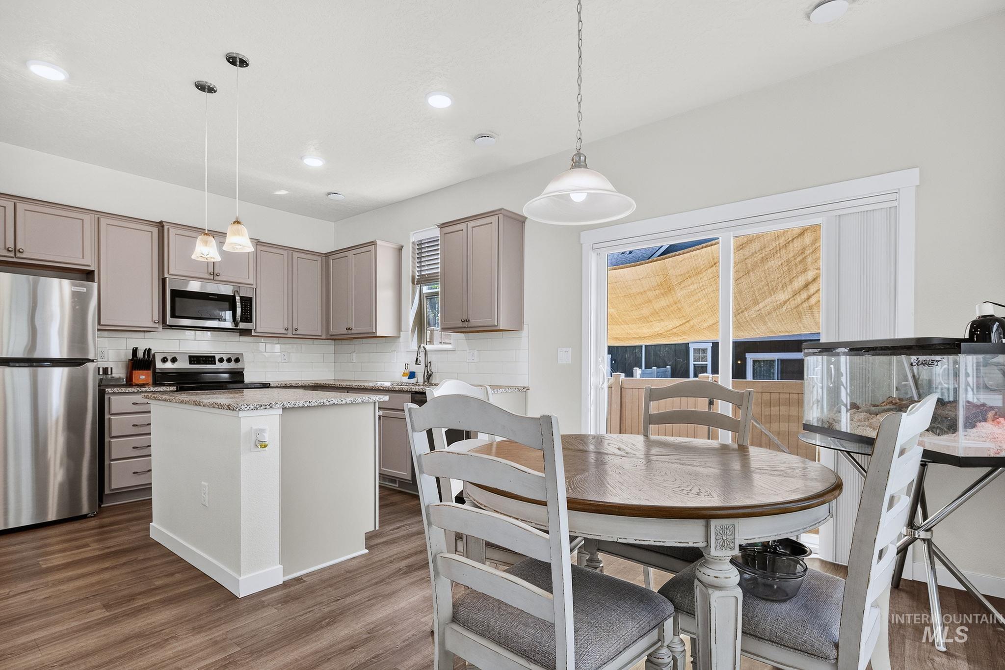 10739 W Brownstone Ln, Boise, Idaho 83709, 3 Bedrooms, 2.5 Bathrooms, Residential For Sale, Price $355,000,MLS 98993242