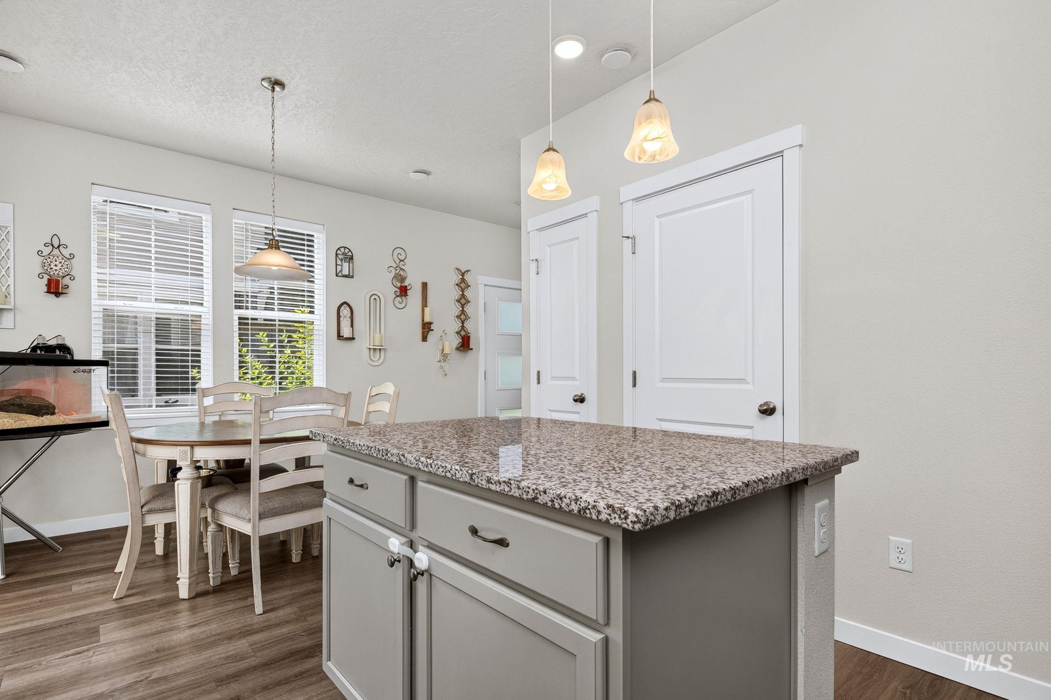 10739 W Brownstone Ln, Boise, Idaho 83709, 3 Bedrooms, 2.5 Bathrooms, Residential For Sale, Price $355,000,MLS 98993242