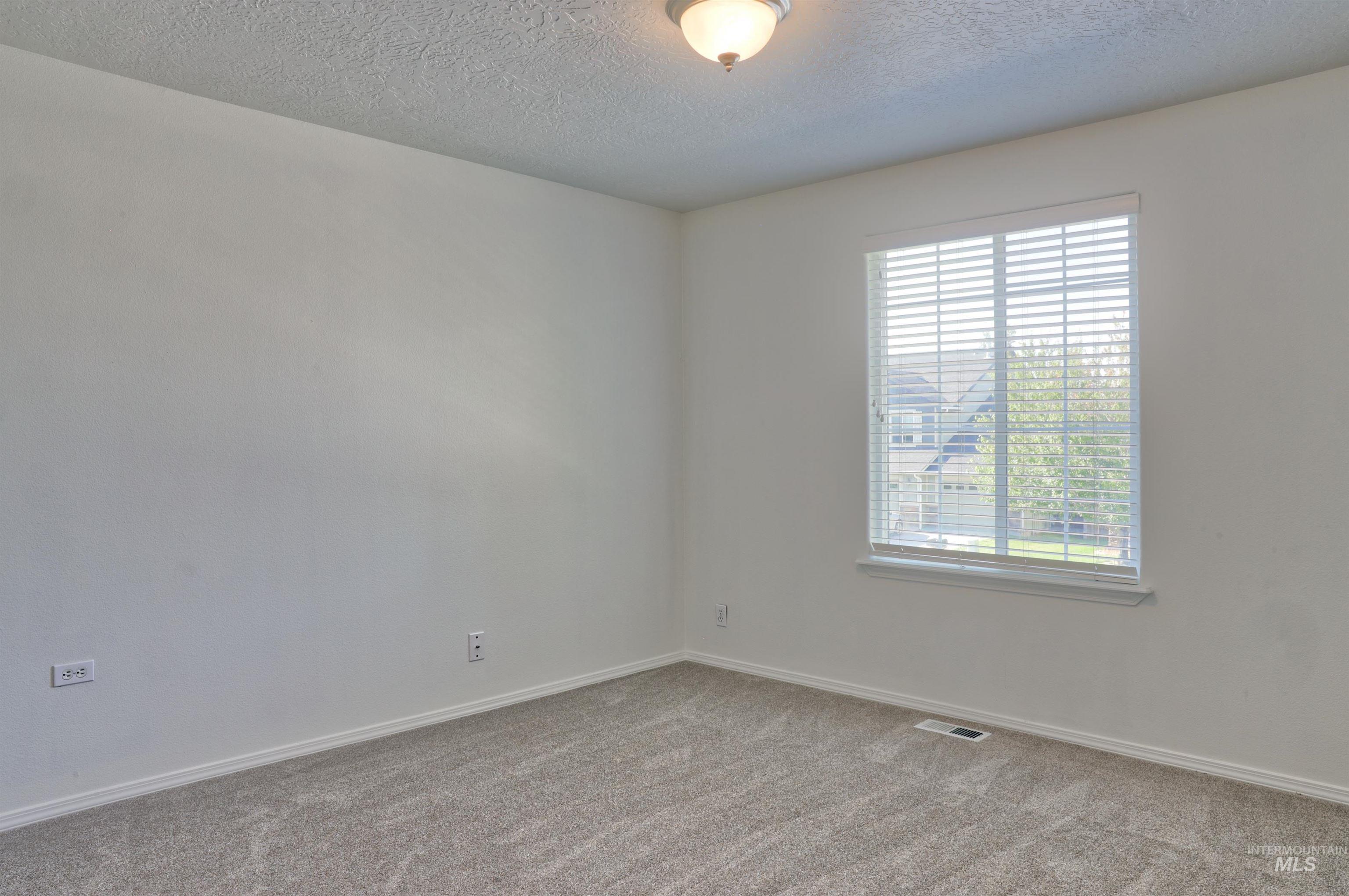 2856 W Lost Rapids Dr, Meridian, Idaho 83646, 4 Bedrooms, 2.5 Bathrooms, Residential For Sale, Price $589,000,MLS 98993243