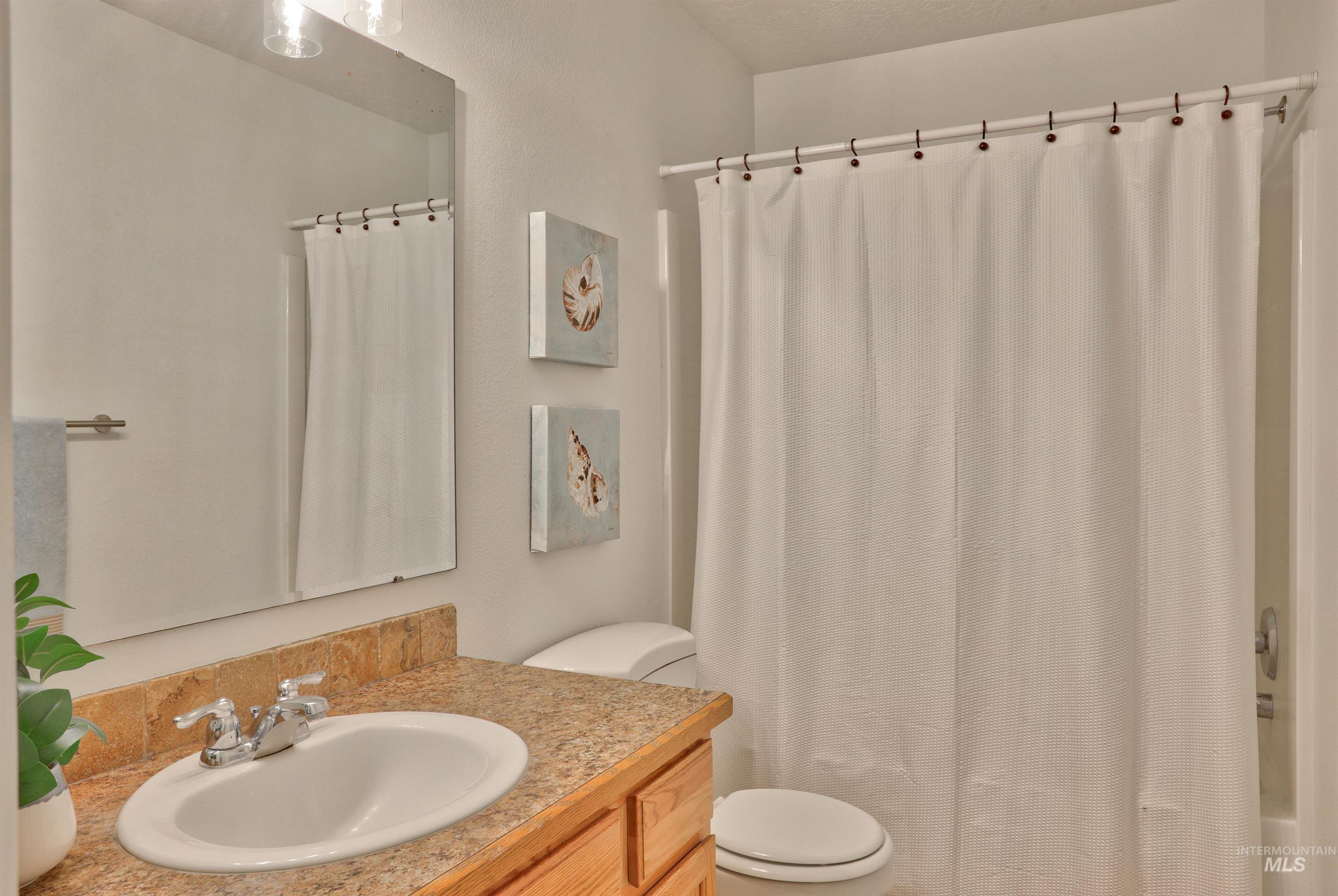 2856 W Lost Rapids Dr, Meridian, Idaho 83646, 4 Bedrooms, 2.5 Bathrooms, Residential For Sale, Price $589,000,MLS 98993243
